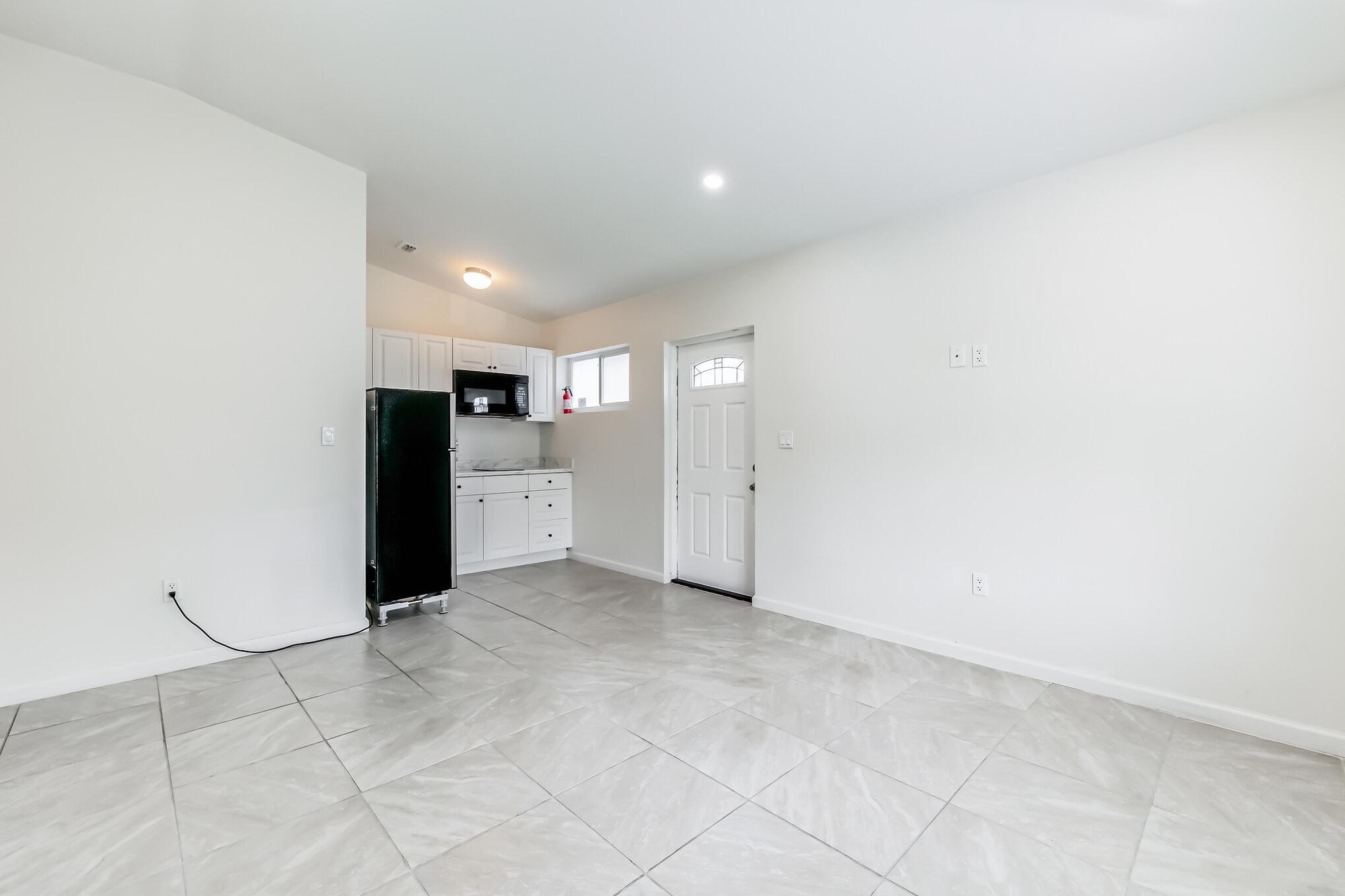 MEDITERRANIA - Residential Lease