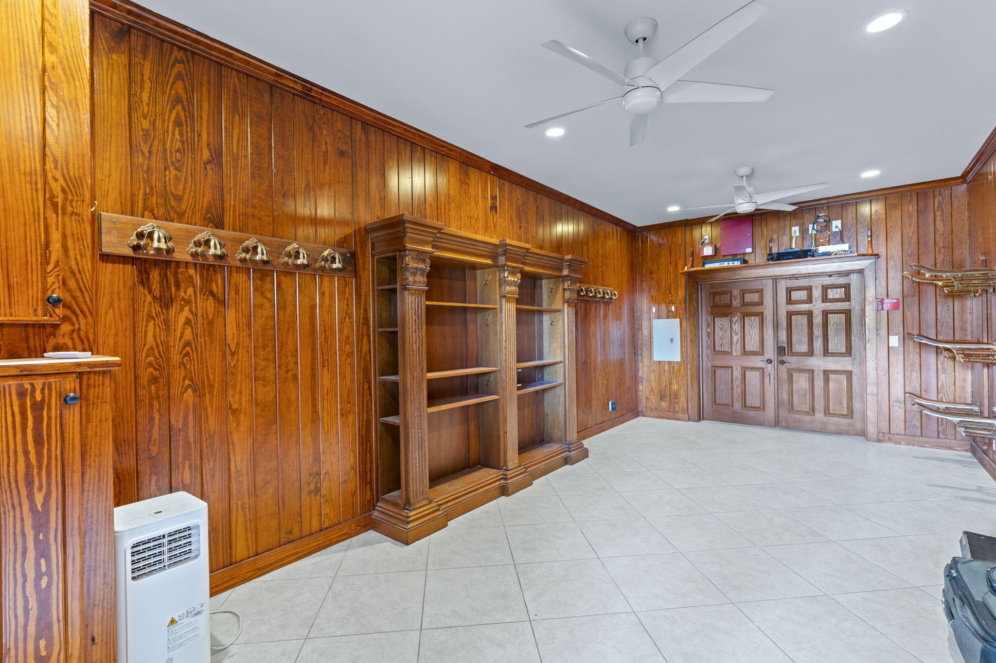 Palm Glade Ranches - South Shore Blvd. South of 50 - Residential