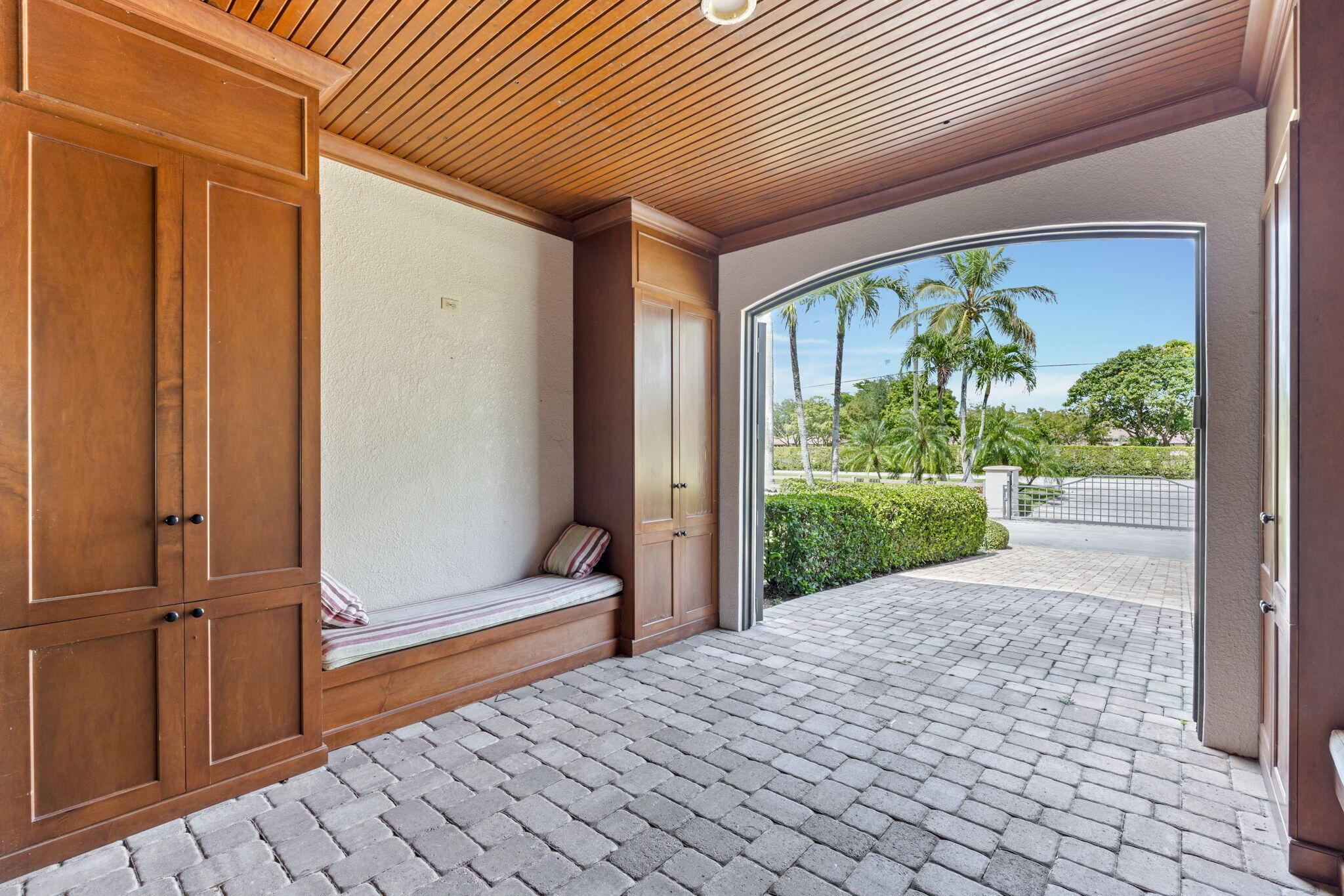 Palm Glade Ranches - South Shore Blvd. South of 50 - Residential