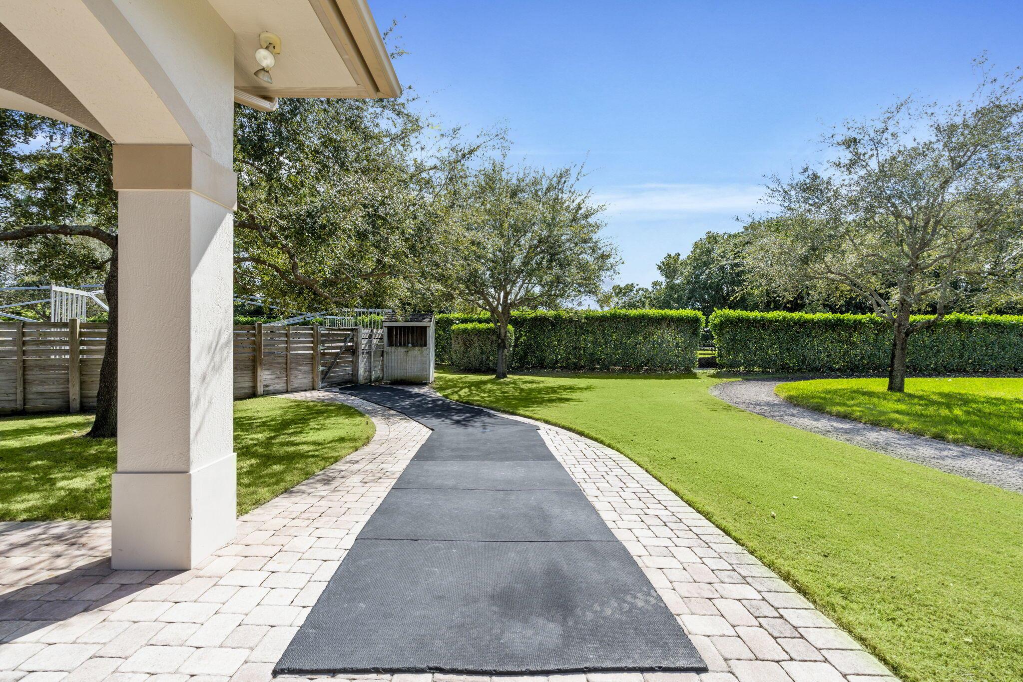 Palm Glade Ranches - South Shore Blvd. South of 50 - Residential