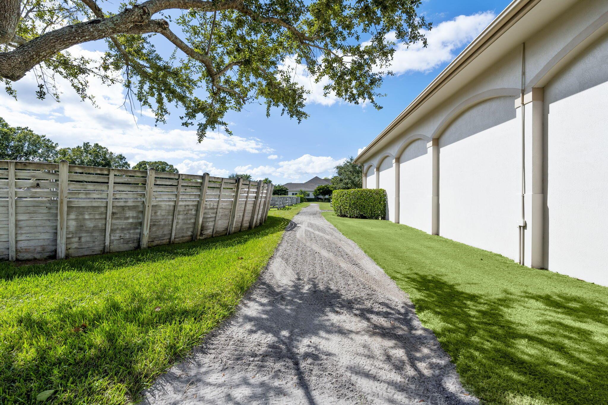 Palm Glade Ranches - South Shore Blvd. South of 50 - Residential