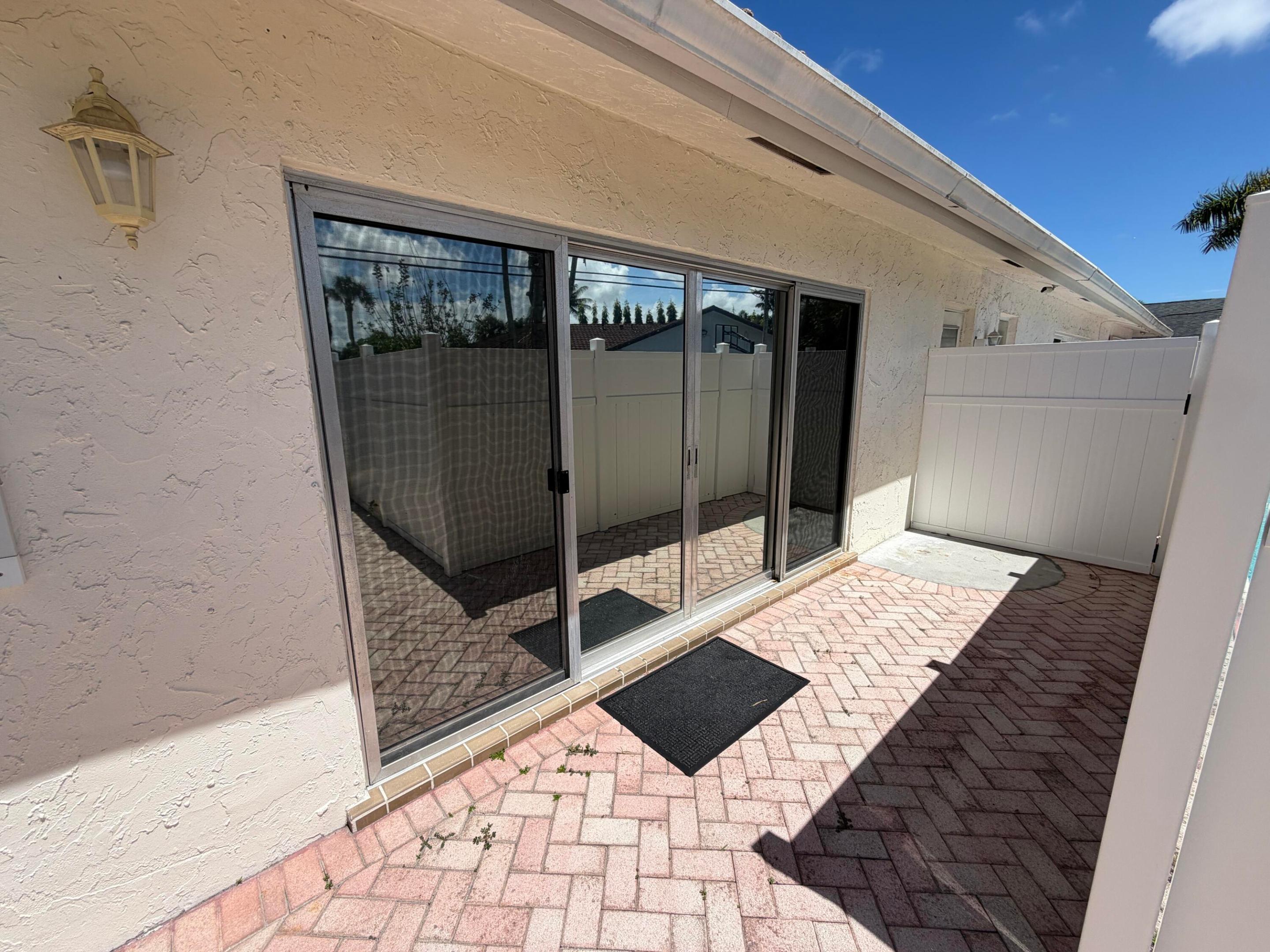 PARADISE PALMS - Residential Lease