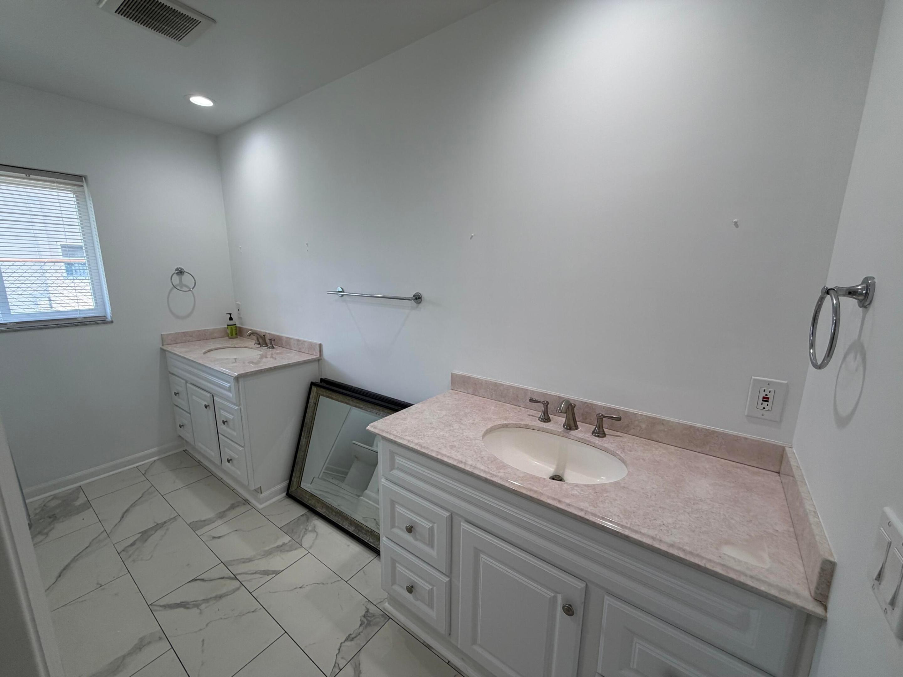 PARADISE PALMS - Residential Lease