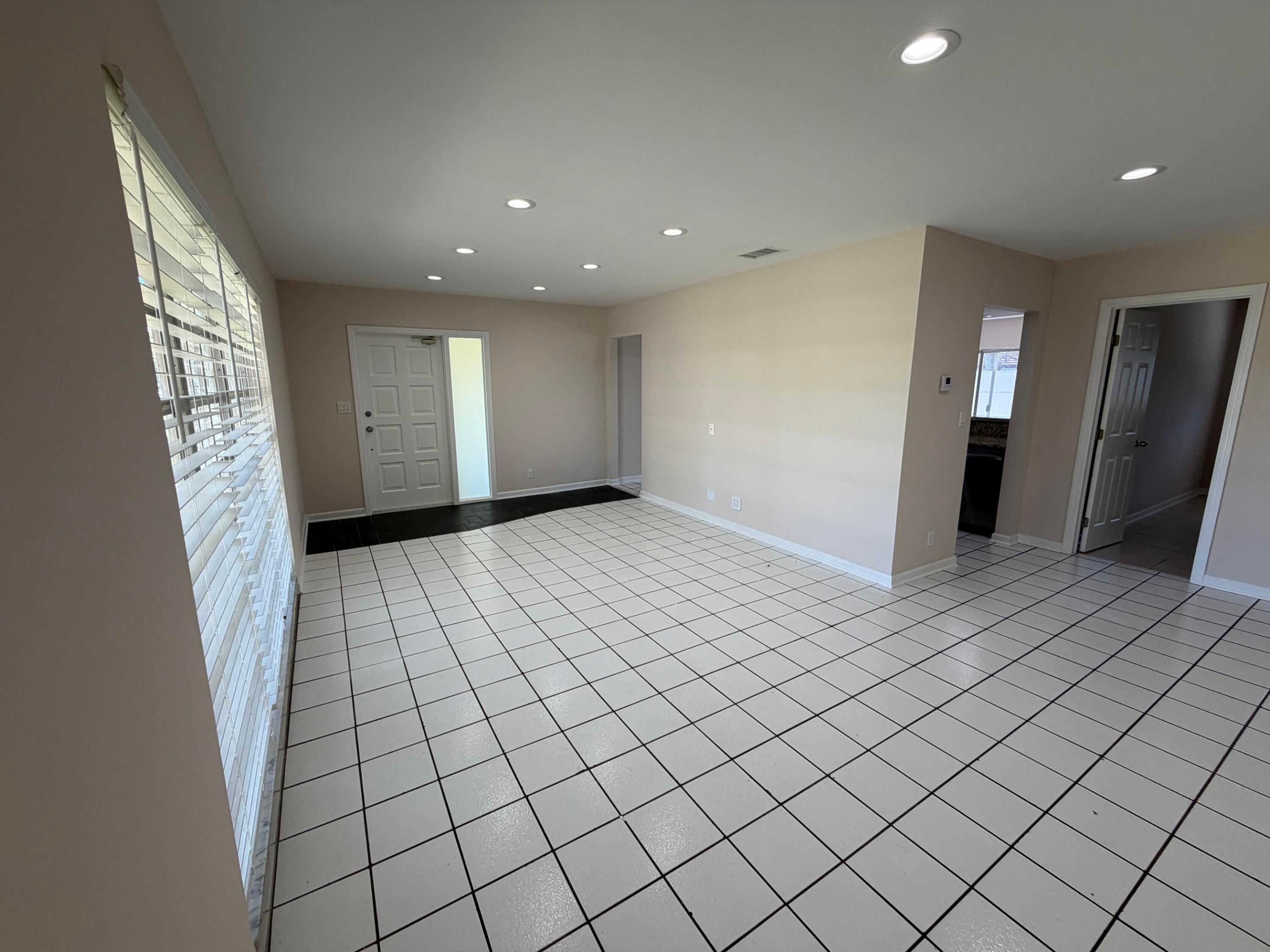 PARADISE PALMS - Residential Lease