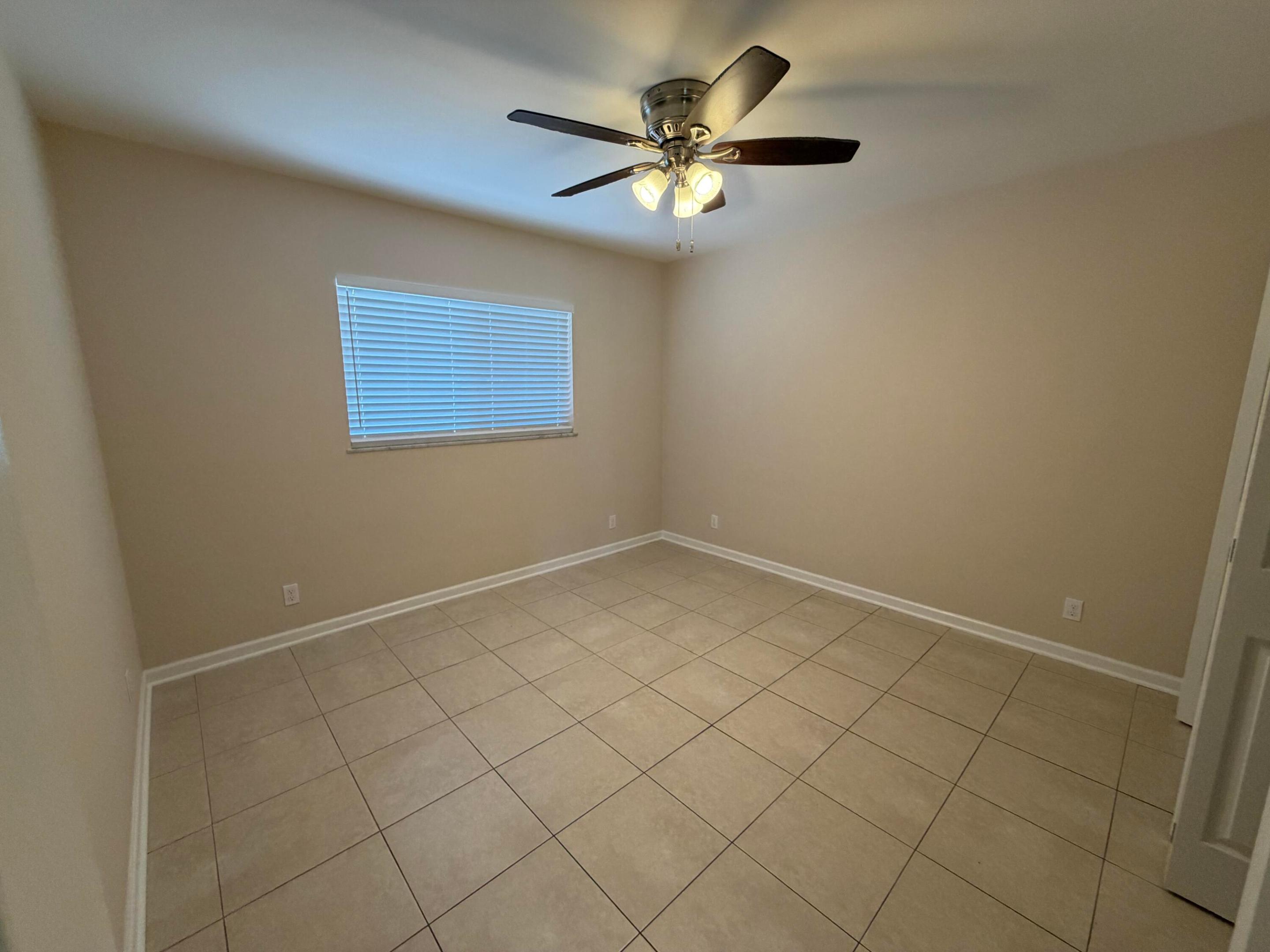 PARADISE PALMS - Residential Lease