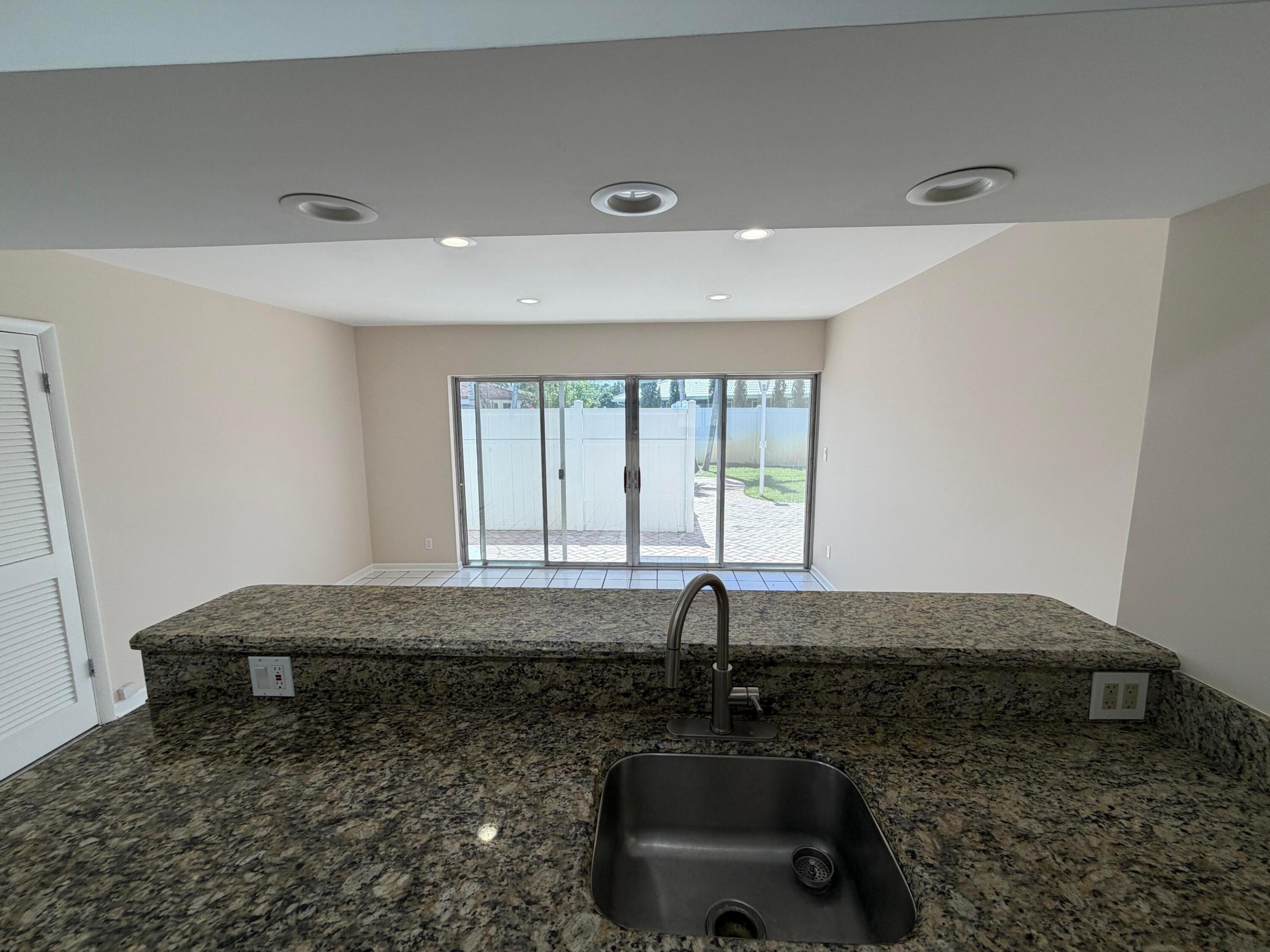 PARADISE PALMS - Residential Lease
