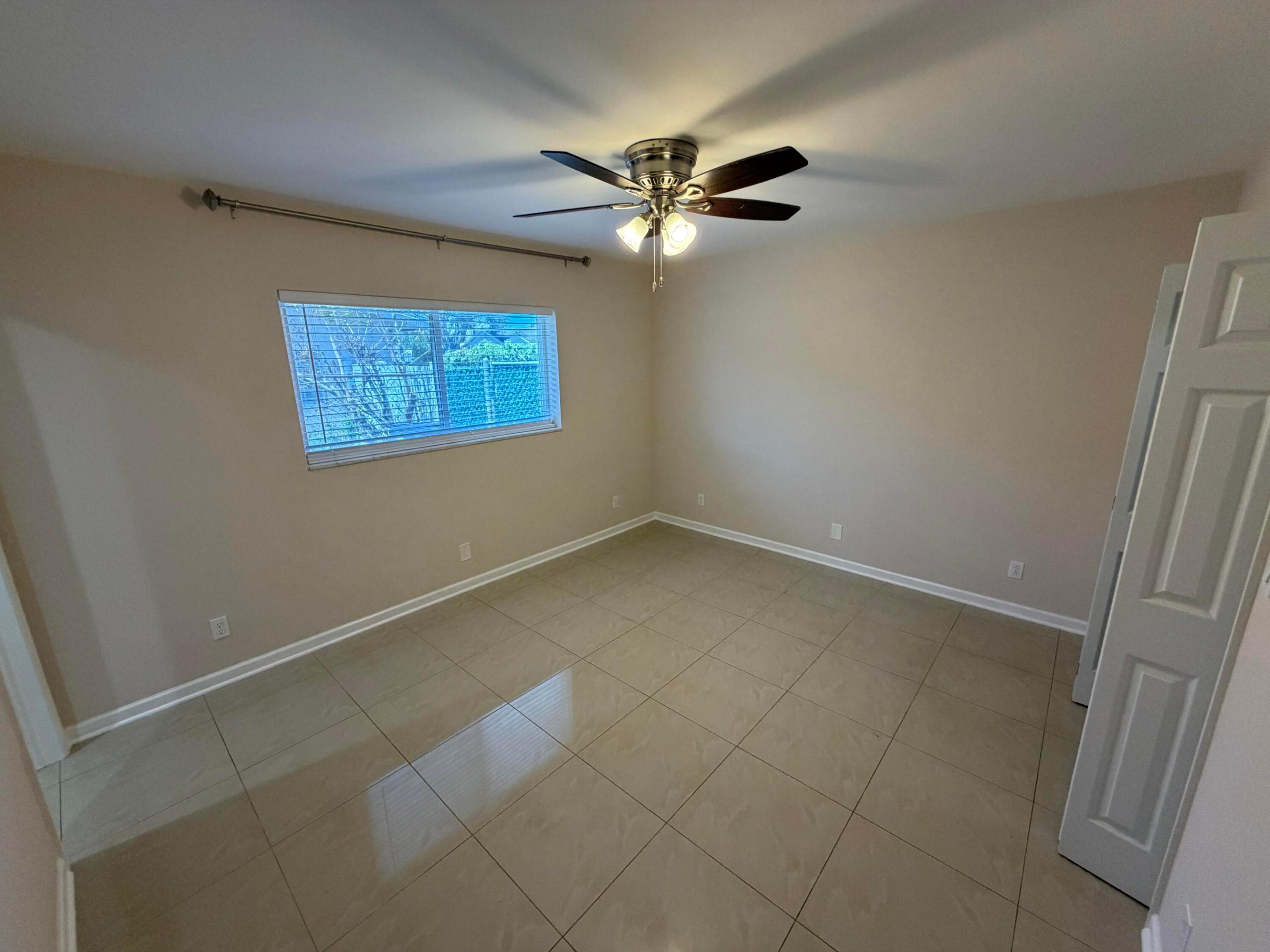 PARADISE PALMS - Residential Lease