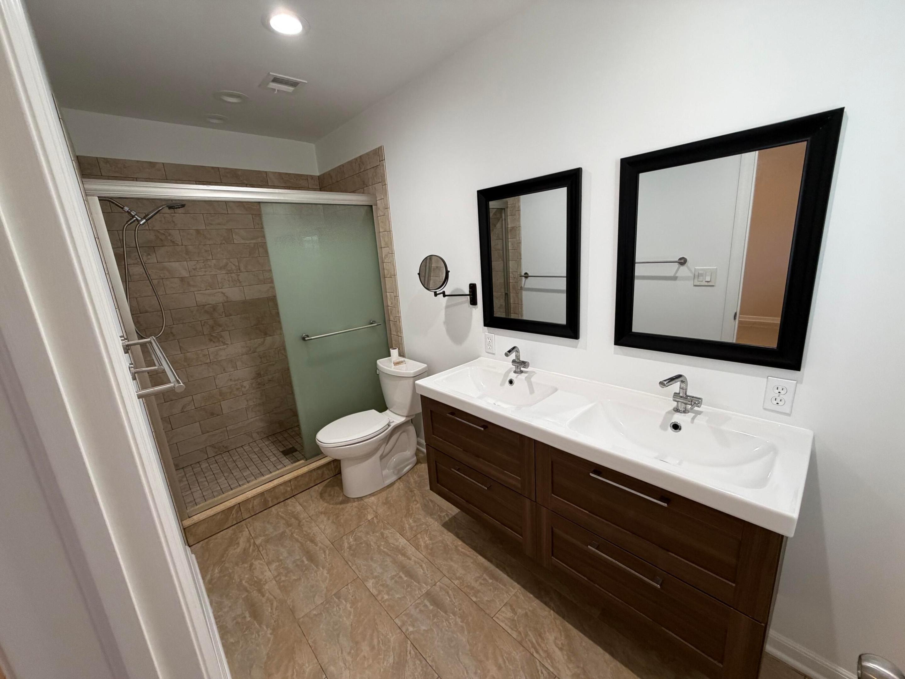 PARADISE PALMS - Residential Lease