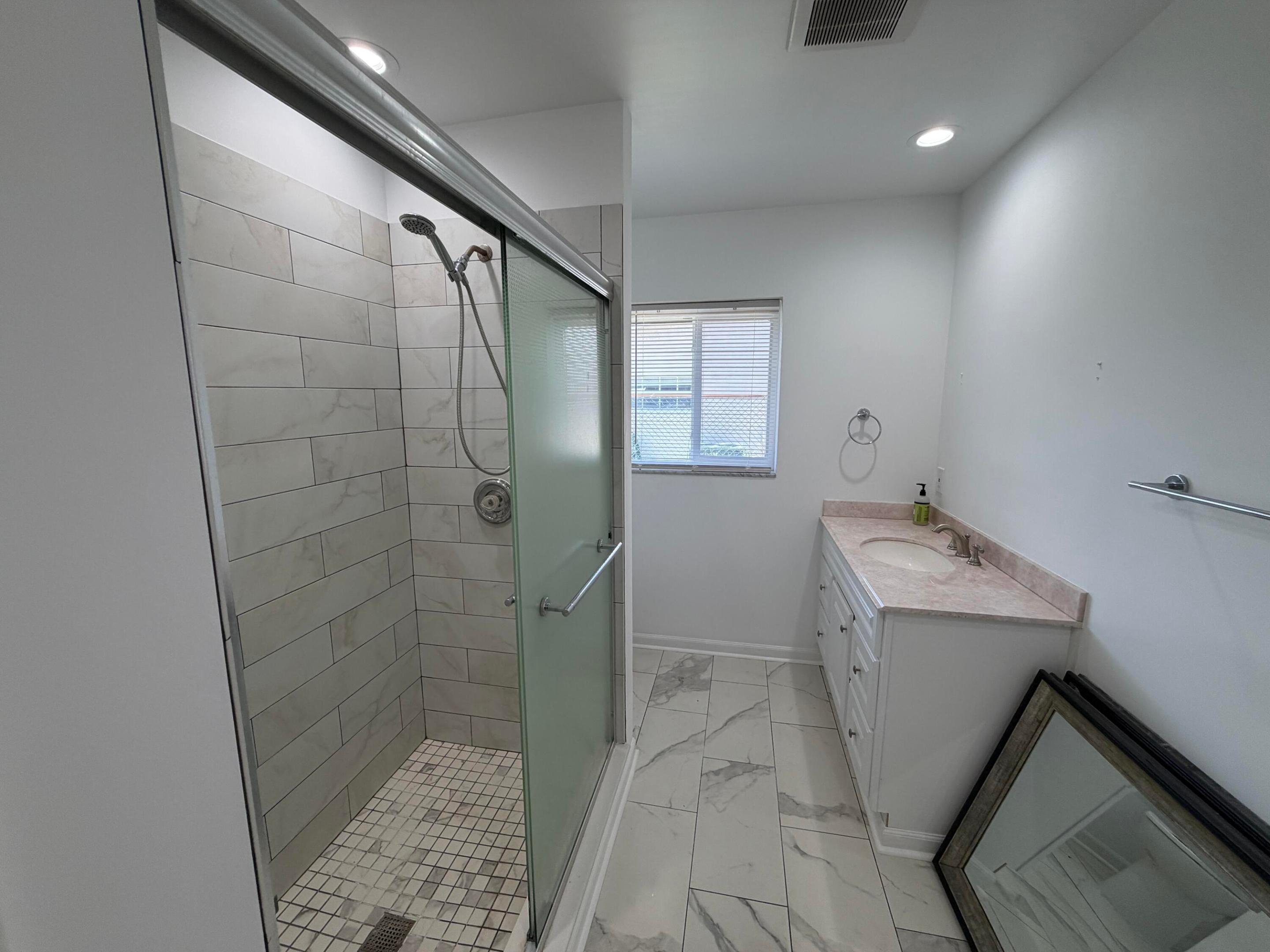 PARADISE PALMS - Residential Lease