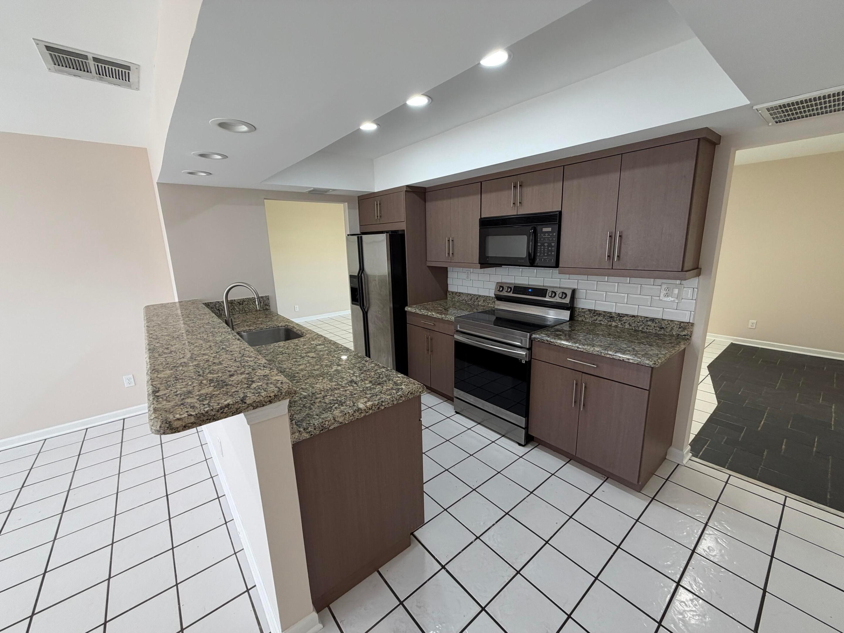 PARADISE PALMS - Residential Lease