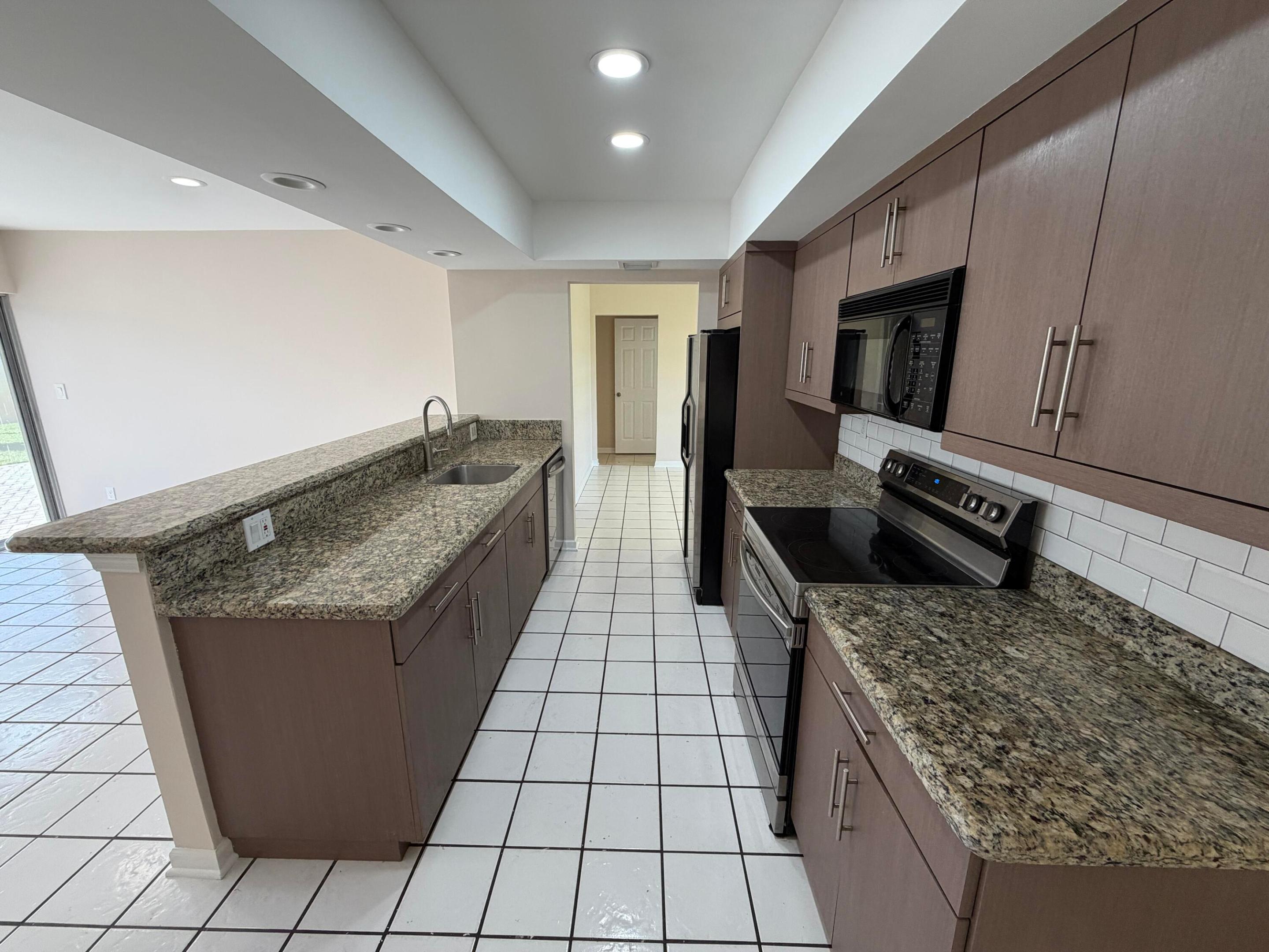 PARADISE PALMS - Residential Lease