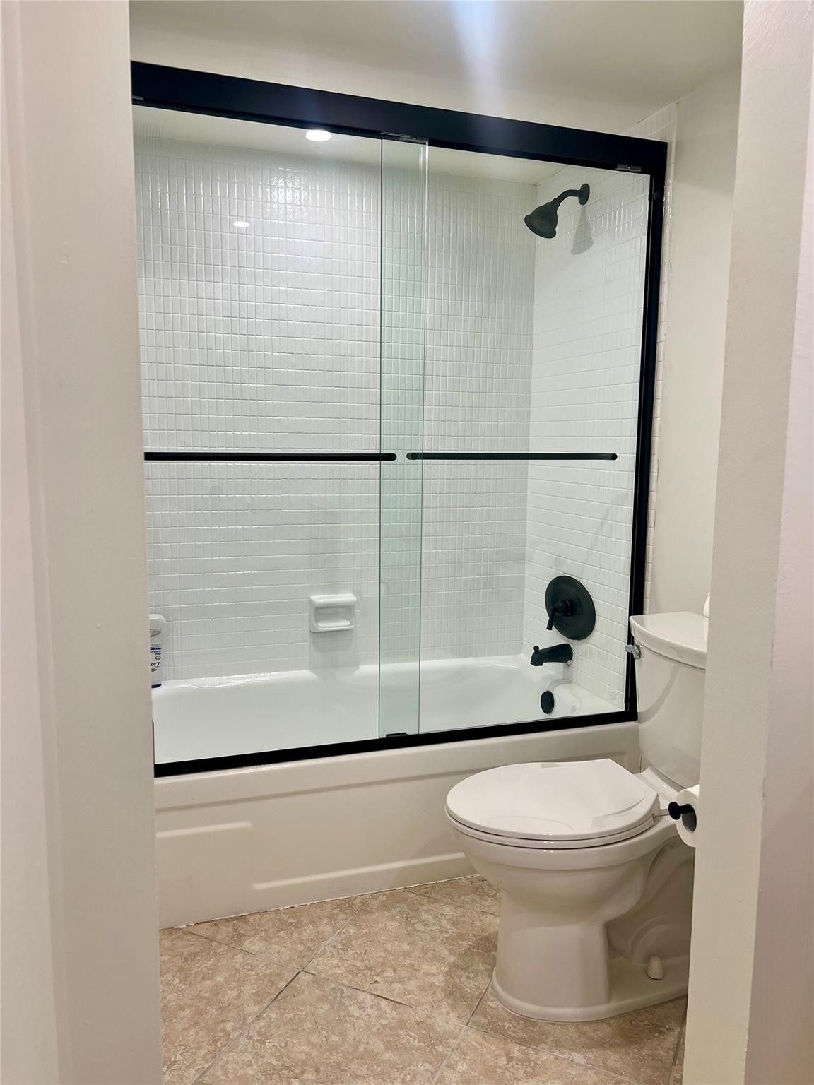 EMERALD HILLS C C APTS CONDO - Residential Lease