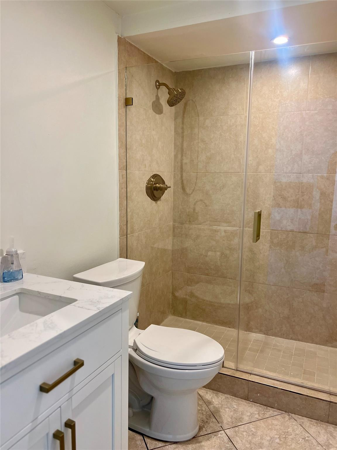 EMERALD HILLS C C APTS CONDO - Residential Lease