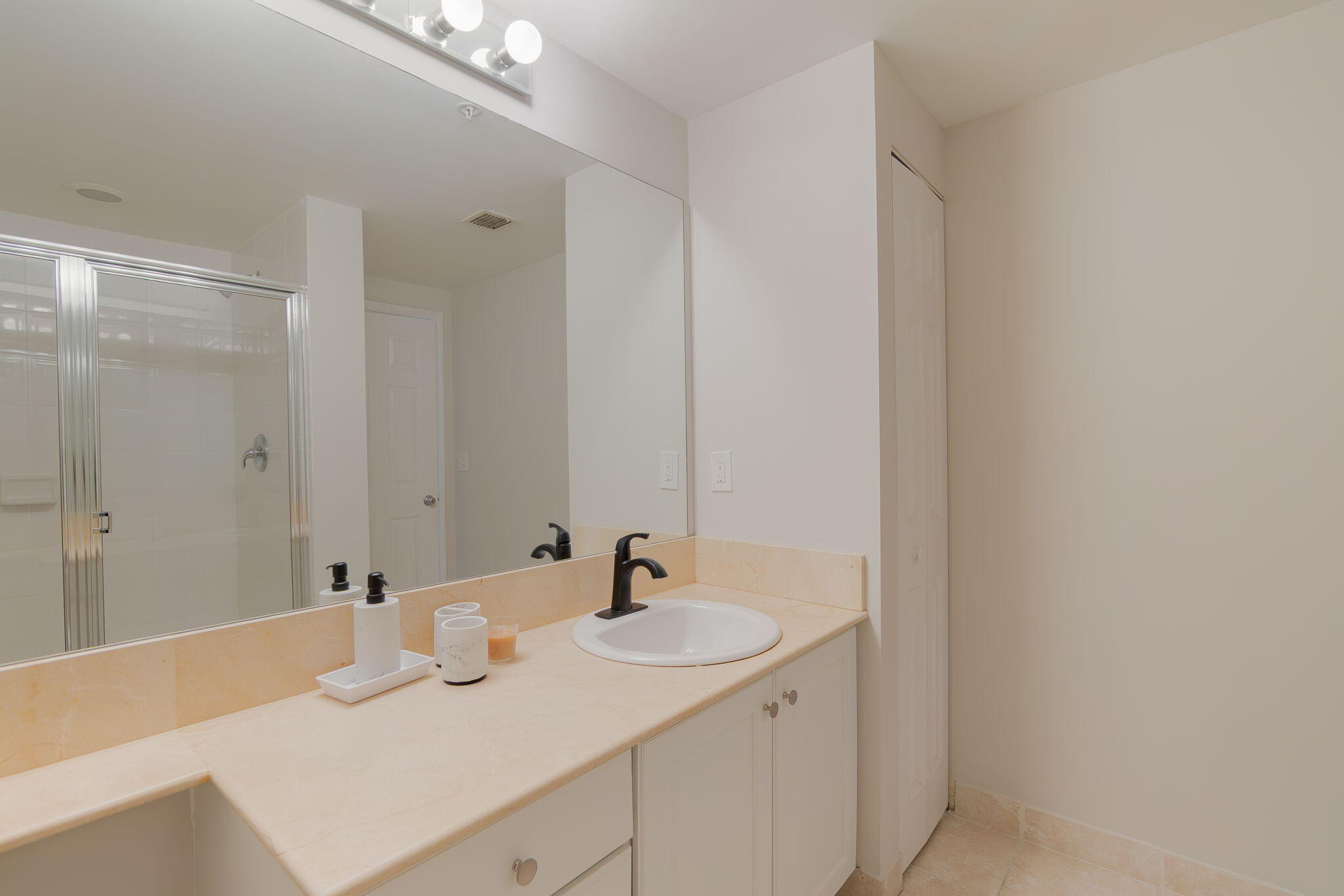 ST ANDREWS AT POLO CLUB CONDO - Residential Lease