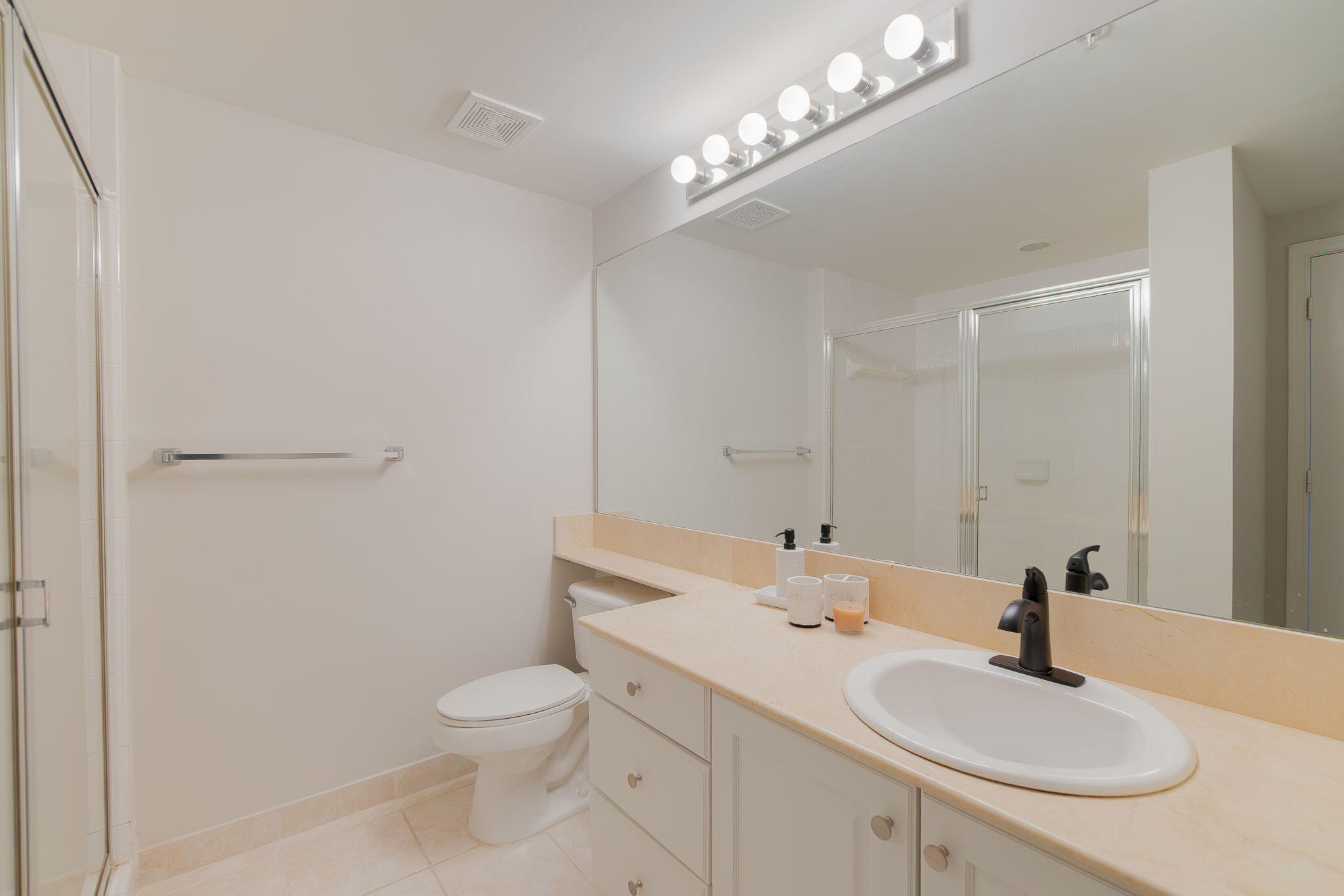 ST ANDREWS AT POLO CLUB CONDO - Residential Lease