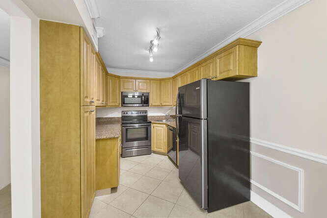 PINE RIDGE AT MARTIN DOWNS CONDO - Residential
