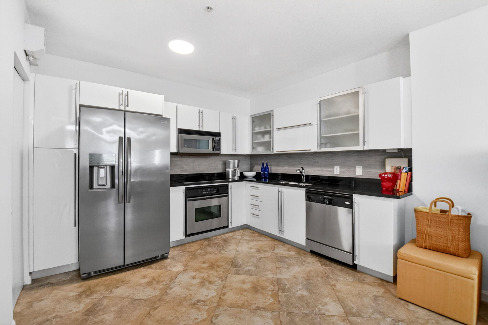 VILLA LOFTS CONDO - Residential