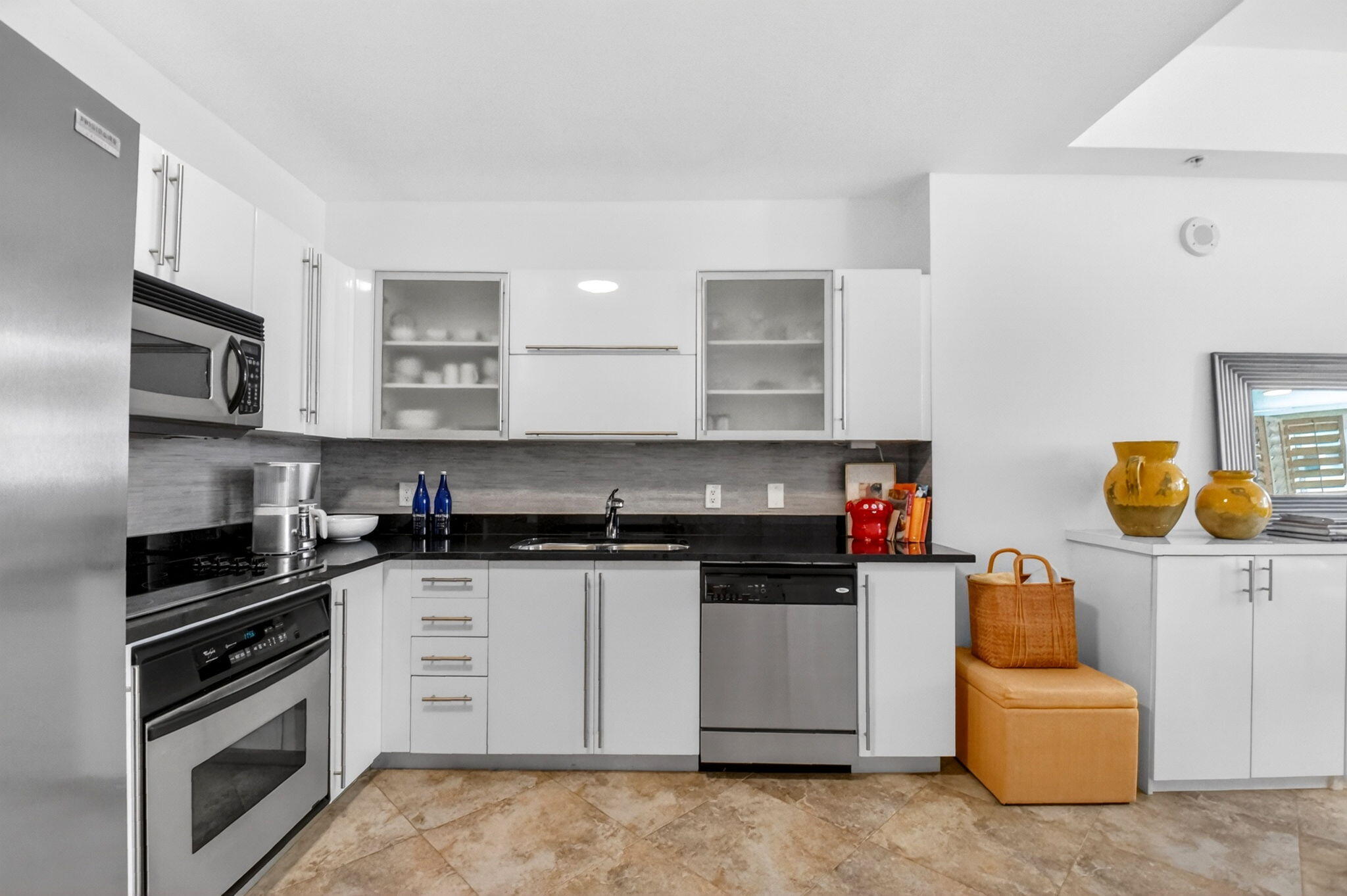 VILLA LOFTS CONDO - Residential