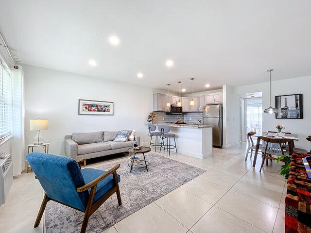 CHATHAM CONDOS - Residential