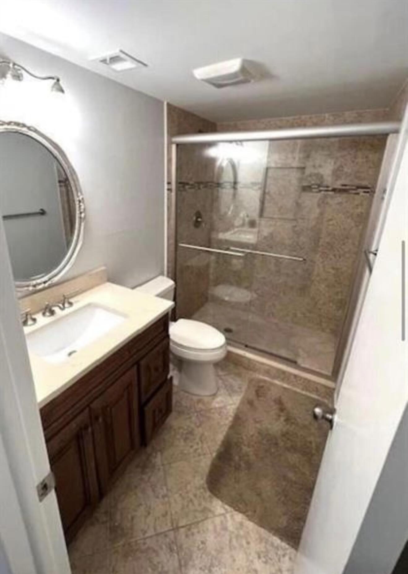 ASHLAND D CONDO - Residential Lease