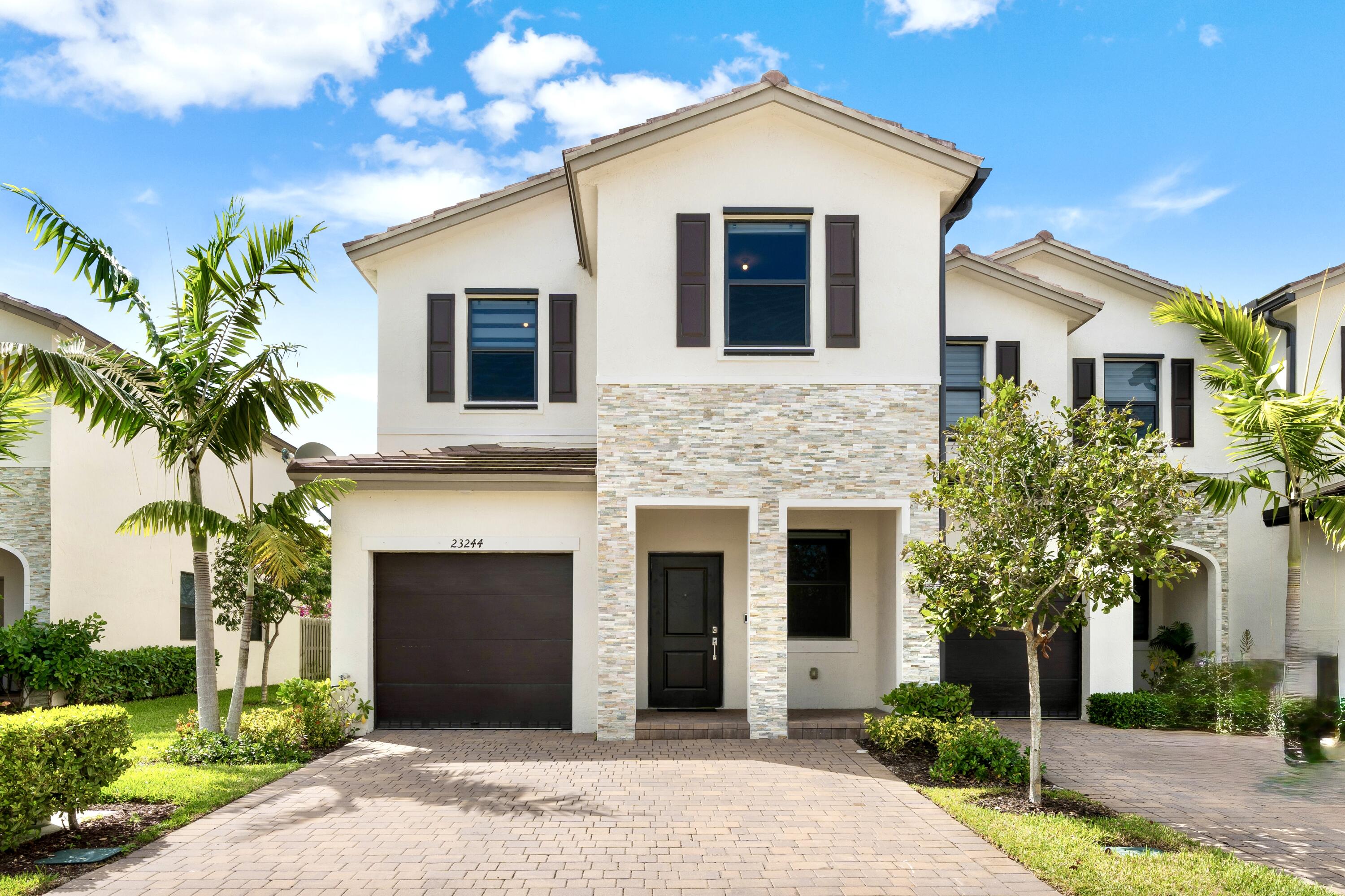 KENDALL ASSEMBLAGE SOUTH - Residential