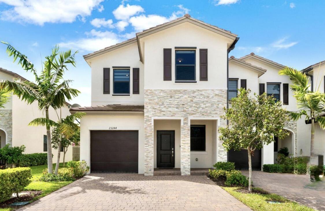 KENDALL ASSEMBLAGE SOUTH - Residential
