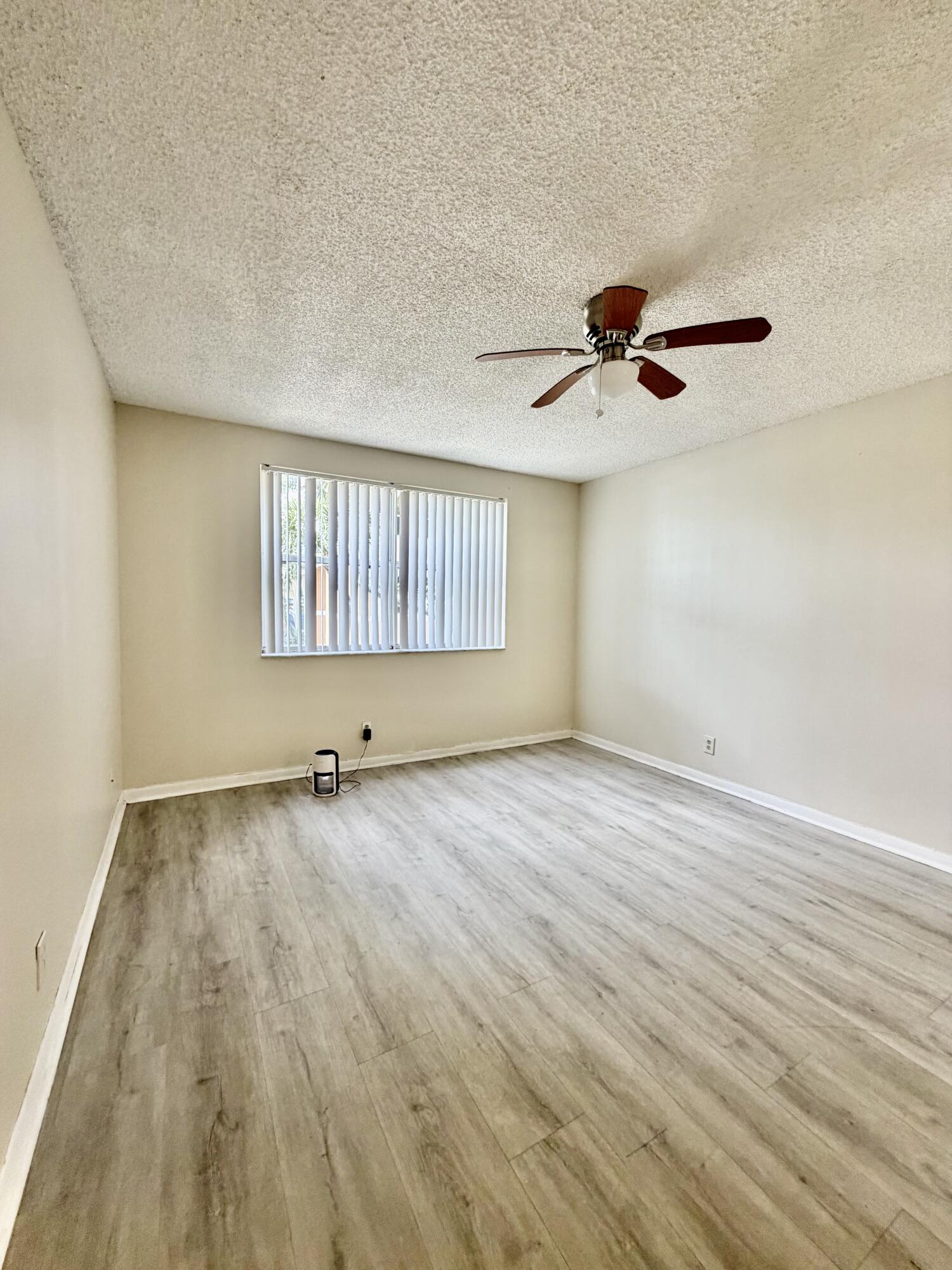 Edgewater - Residential Lease
