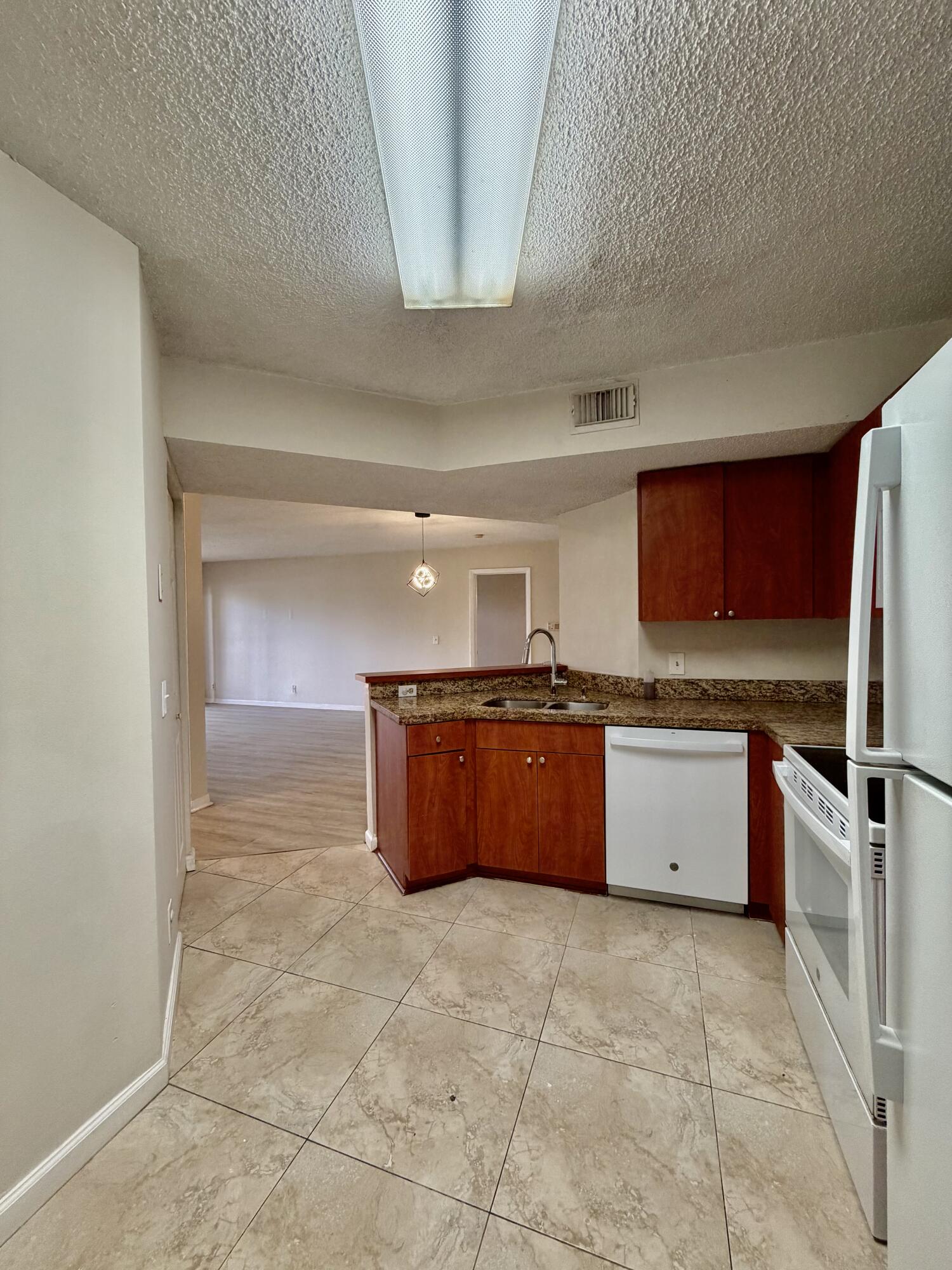 Edgewater - Residential Lease