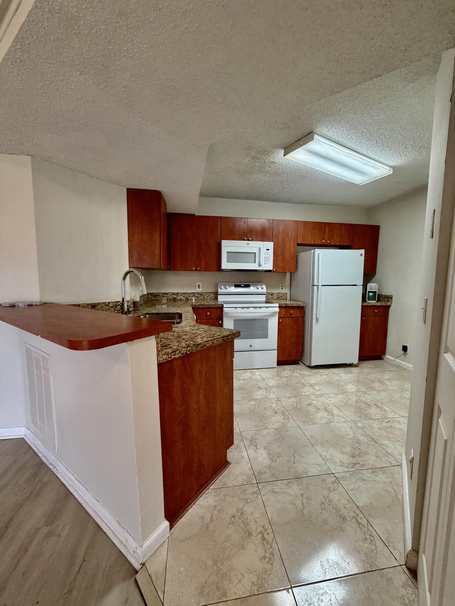 Edgewater - Residential Lease