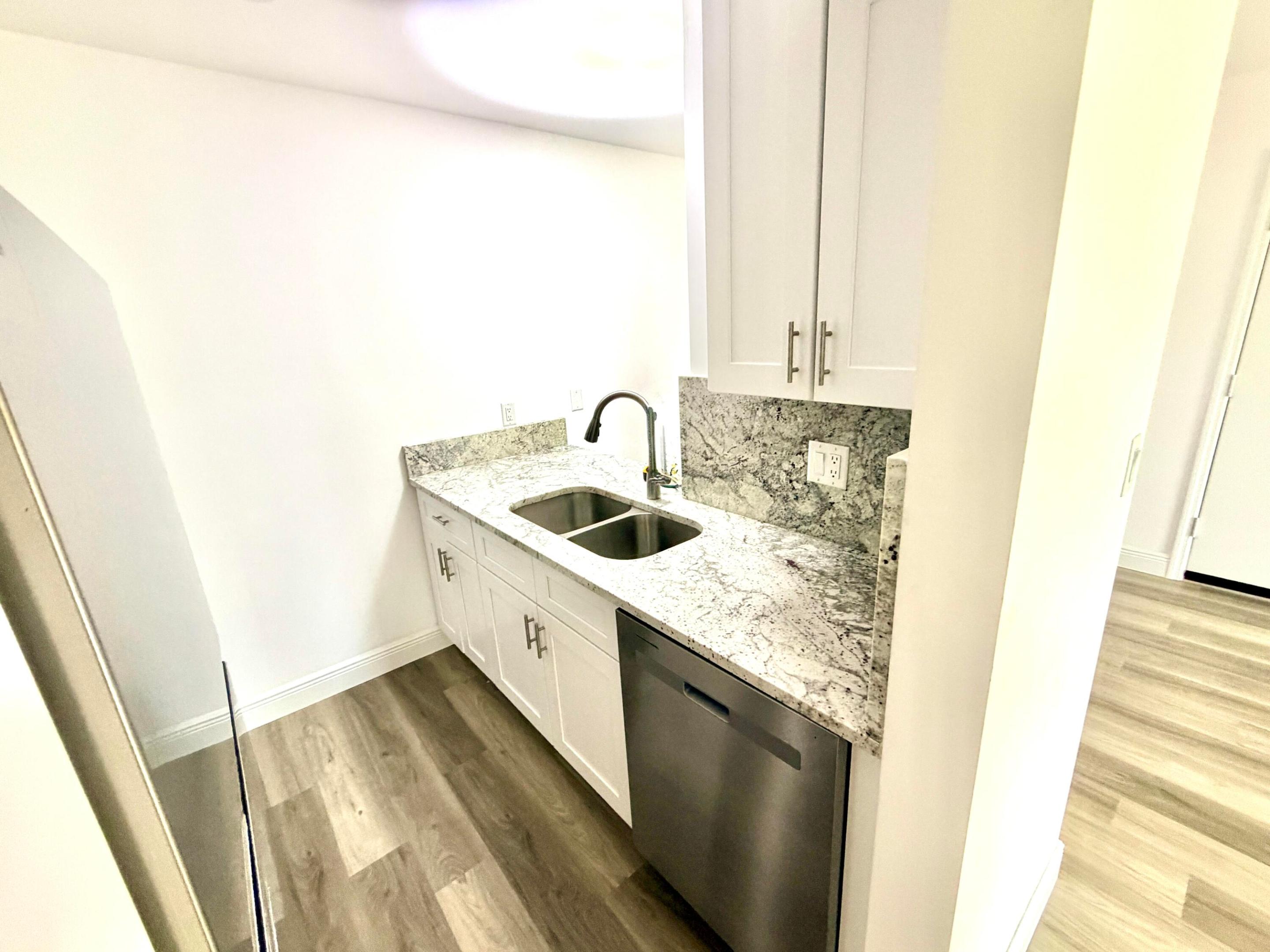 ABBEY PARK GARDENS I CONDO - Residential Lease