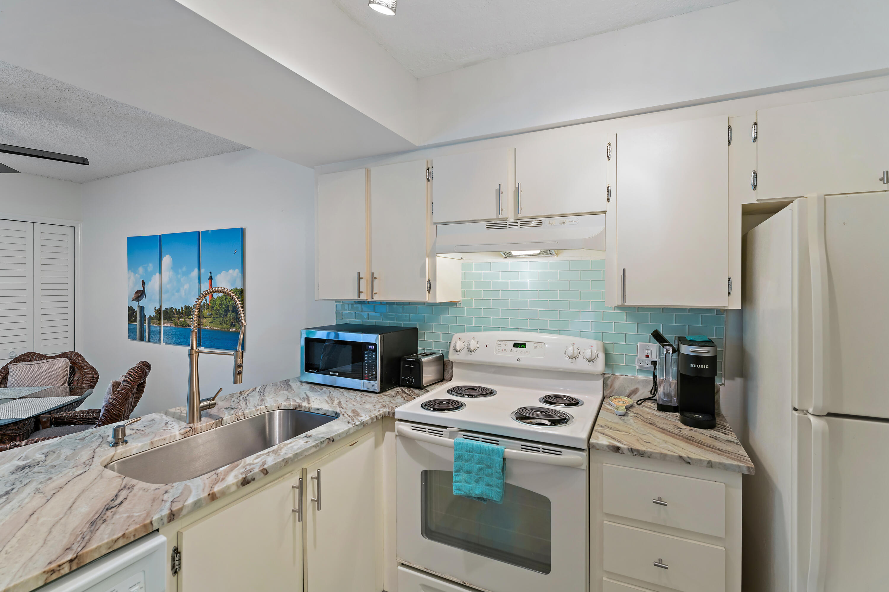SEA RISE CONDO - Residential Lease