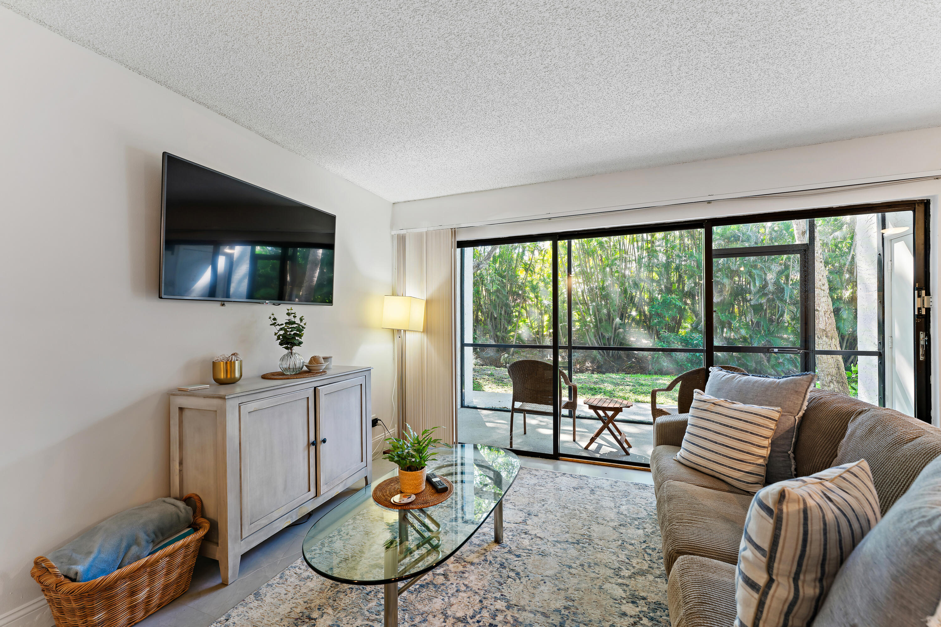 SEA RISE CONDO - Residential Lease