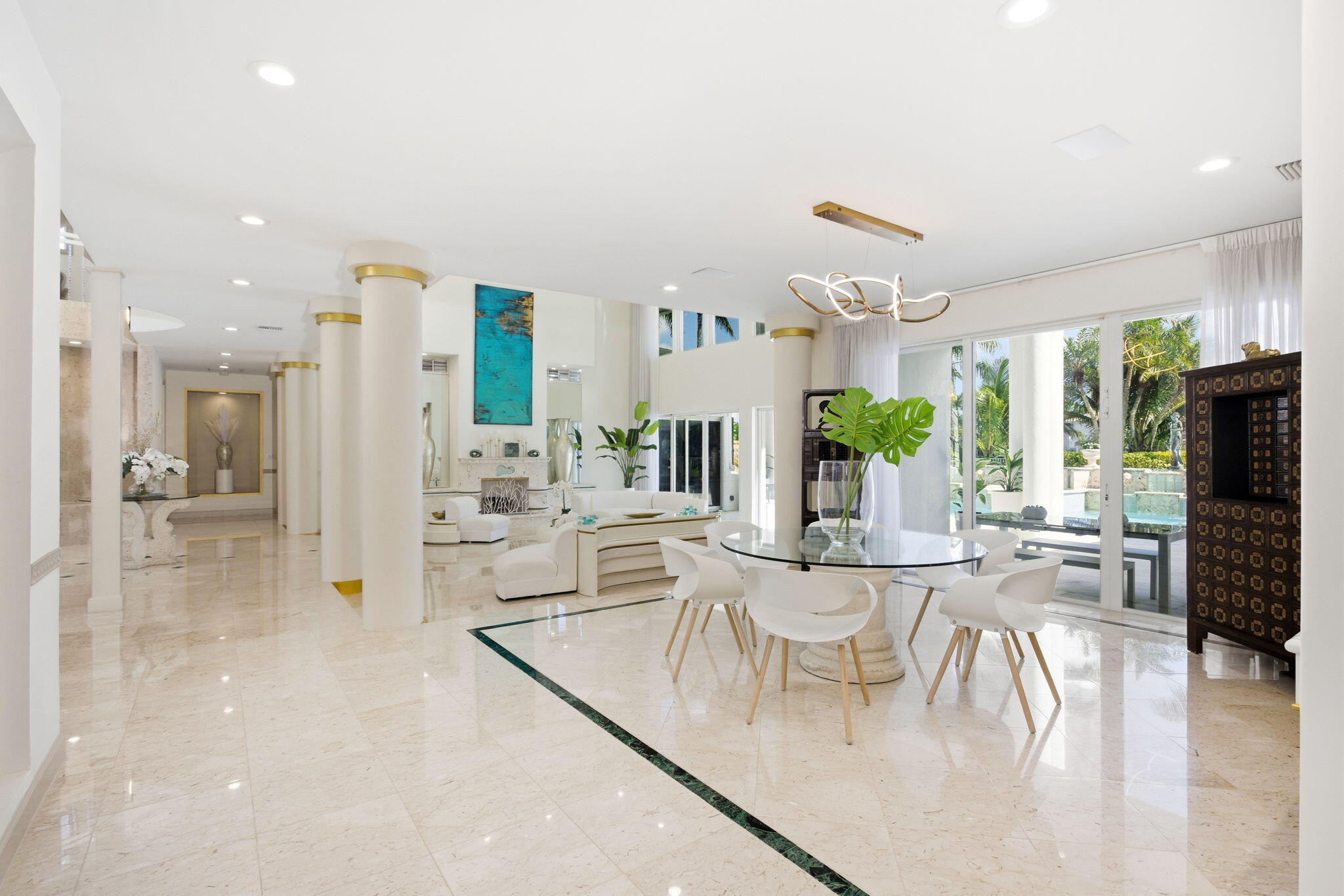 HOLLOWS / POLO CLUB - Residential