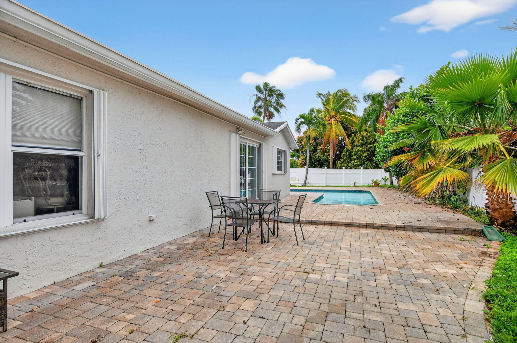SANDALFOOT COVE SEC 11 - Residential