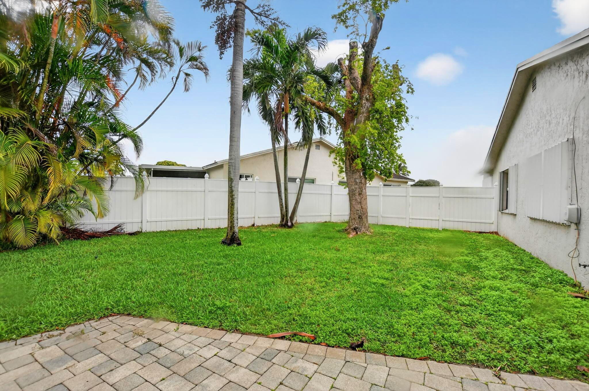 SANDALFOOT COVE SEC 11 - Residential