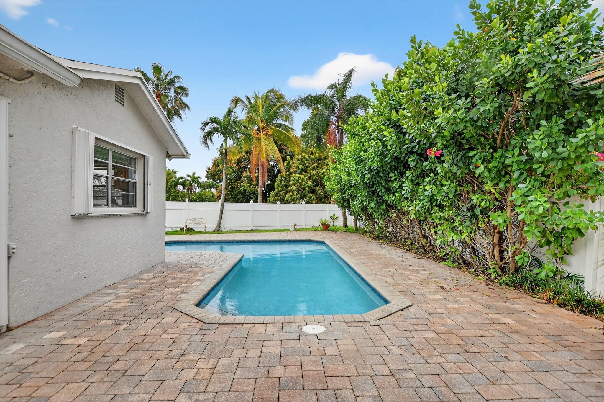 SANDALFOOT COVE SEC 11 - Residential
