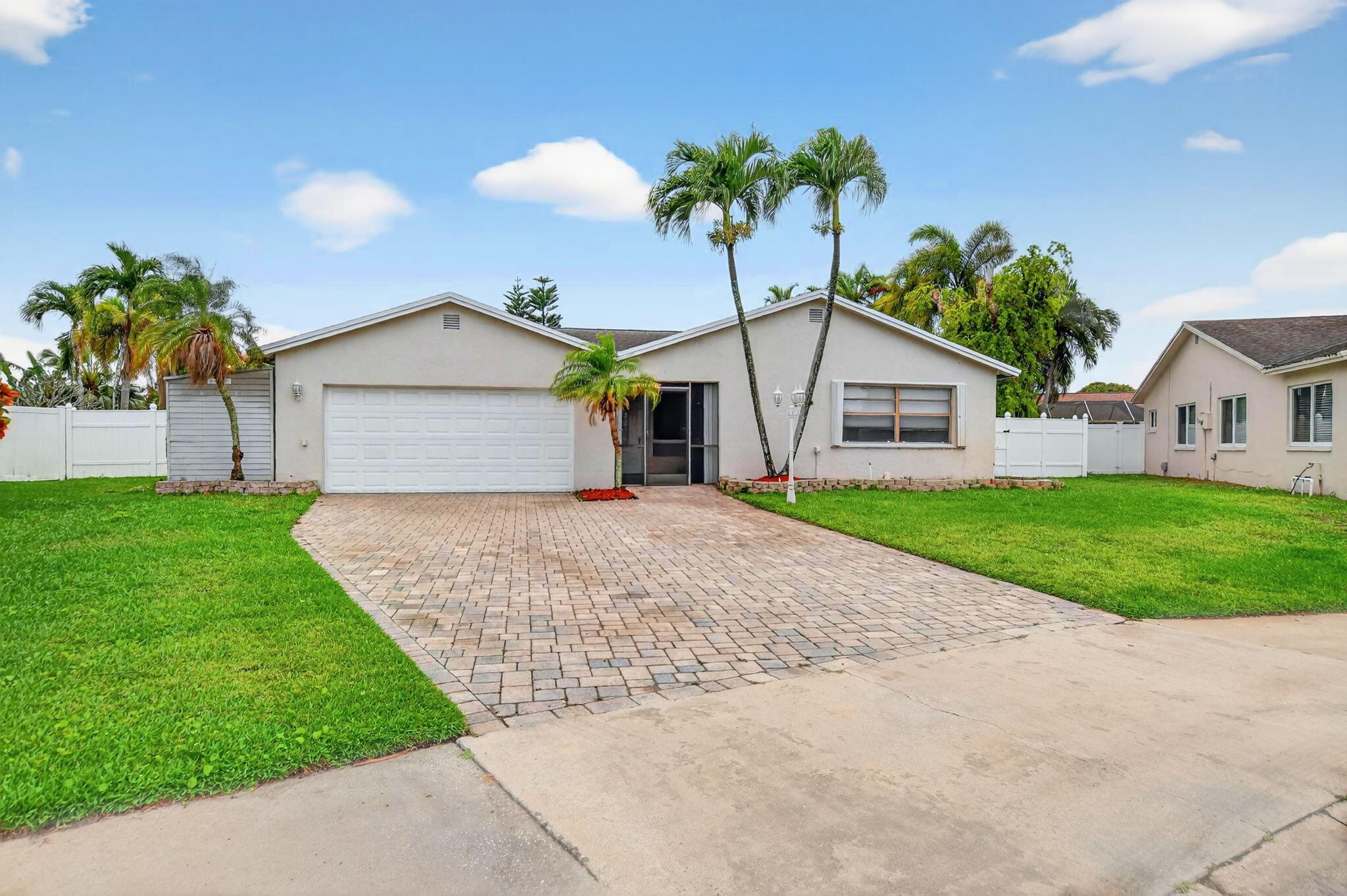 SANDALFOOT COVE SEC 11 - Residential