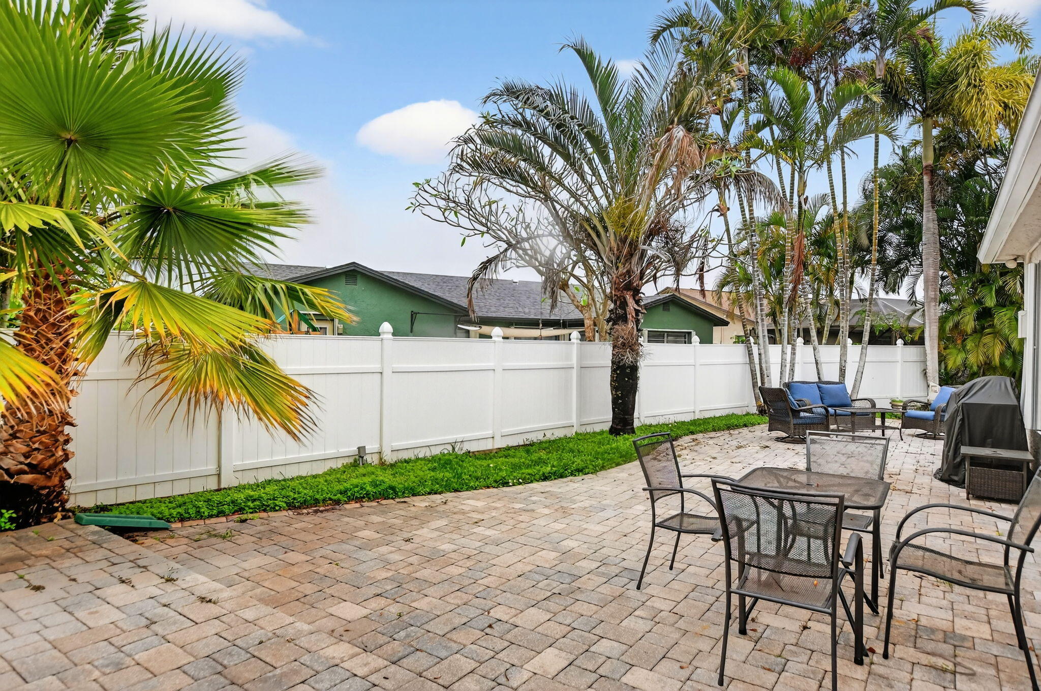 SANDALFOOT COVE SEC 11 - Residential