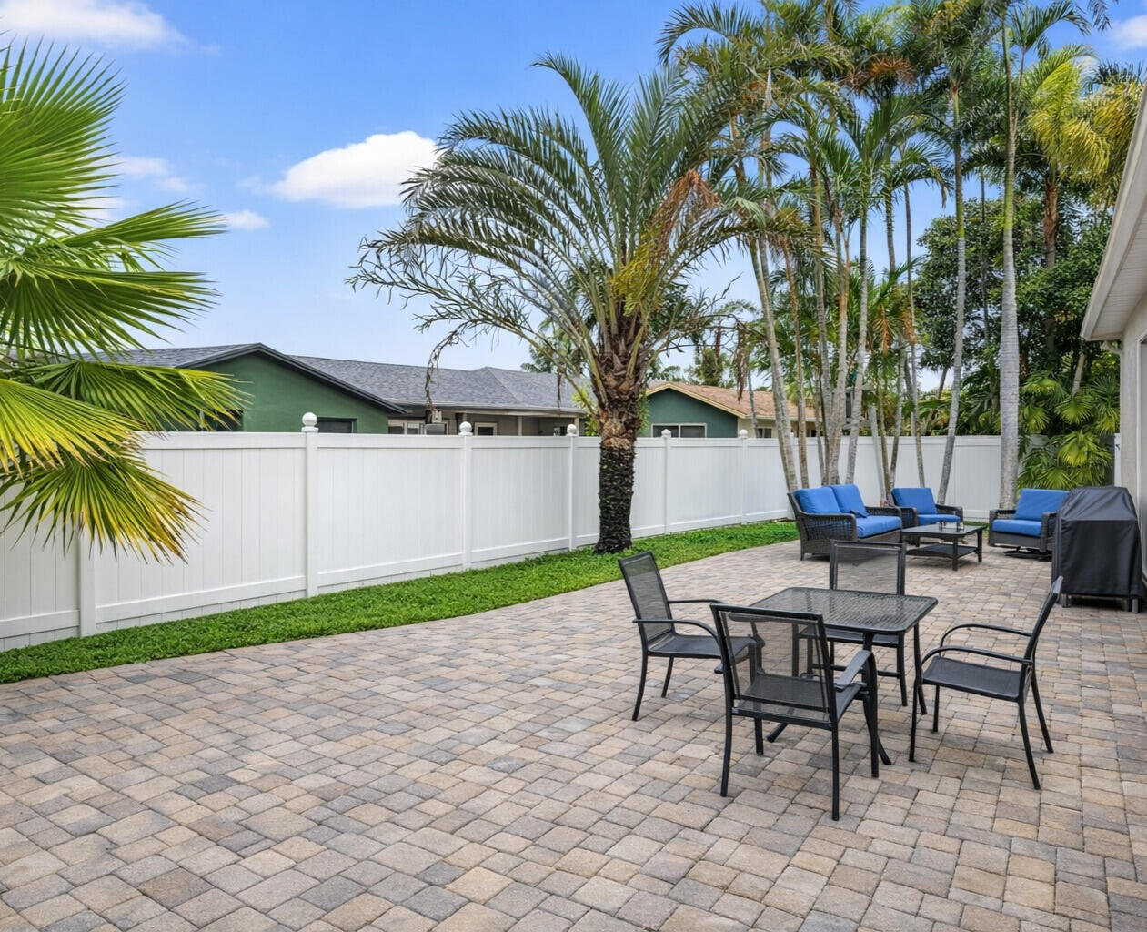 SANDALFOOT COVE SEC 11 - Residential