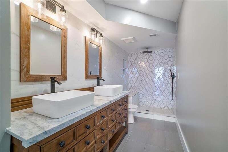OCEAN TOWNHOUSES CONDO - Residential