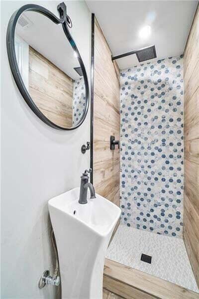OCEAN TOWNHOUSES CONDO - Residential