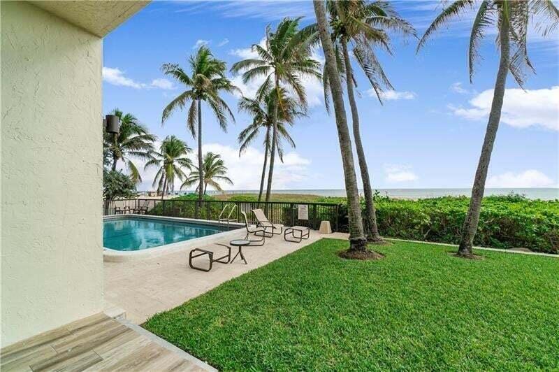 OCEAN TOWNHOUSES CONDO - Residential