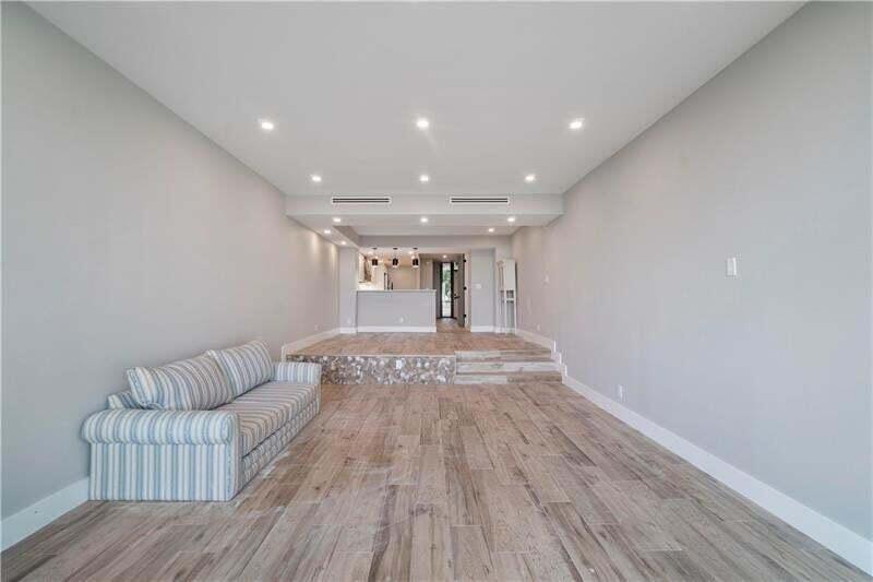 OCEAN TOWNHOUSES CONDO - Residential