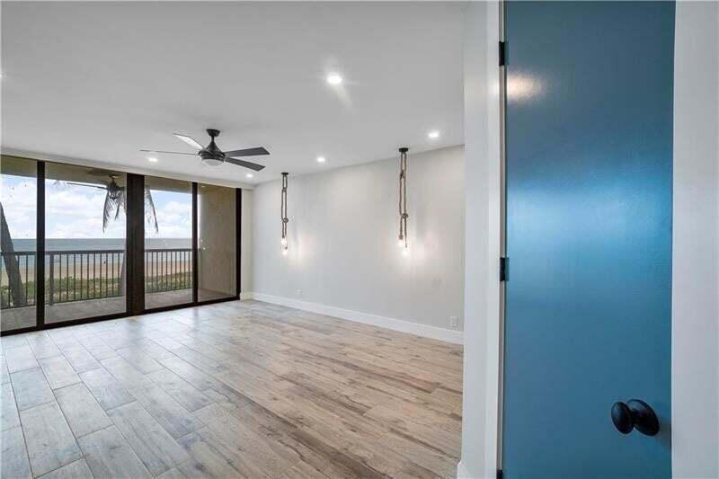 OCEAN TOWNHOUSES CONDO - Residential