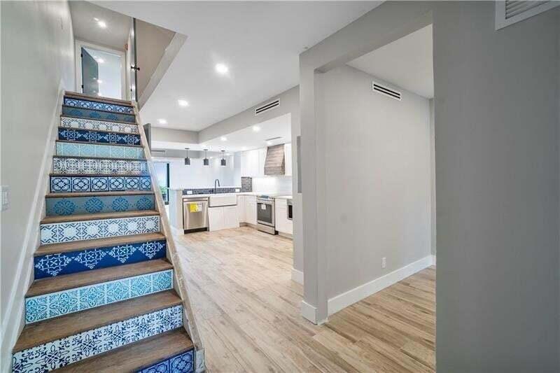 OCEAN TOWNHOUSES CONDO - Residential