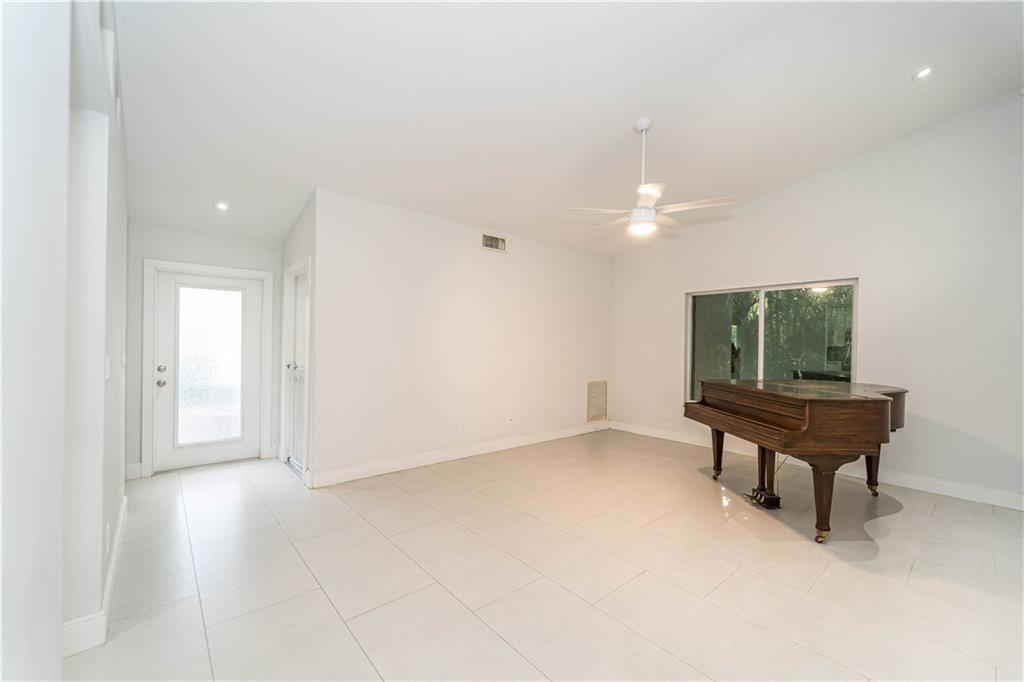 Acreage & Unrec - Residential