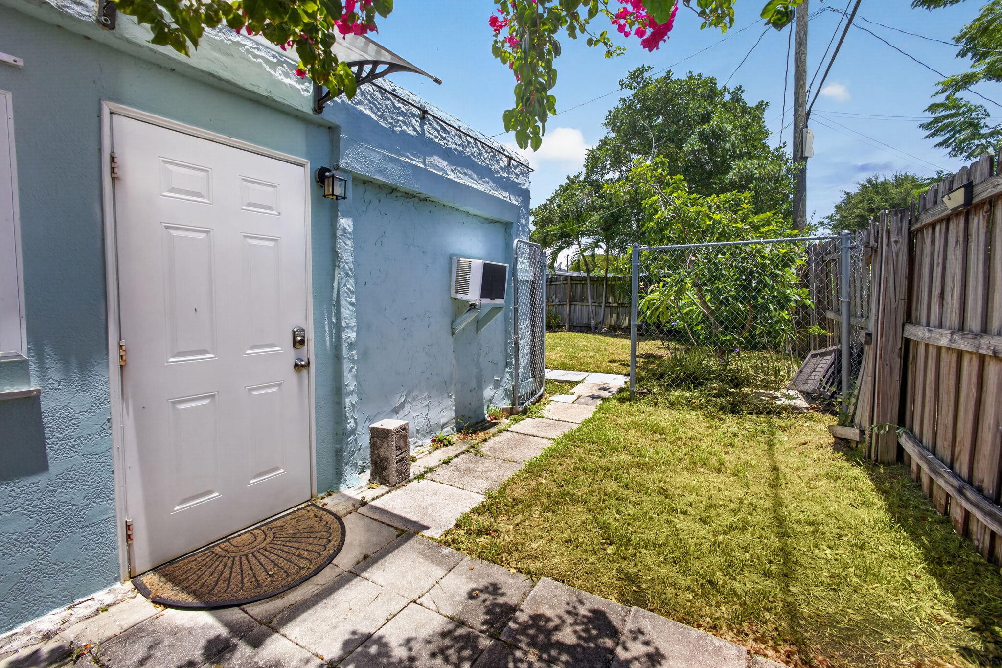 NORTH LAKE WORTH - Residential