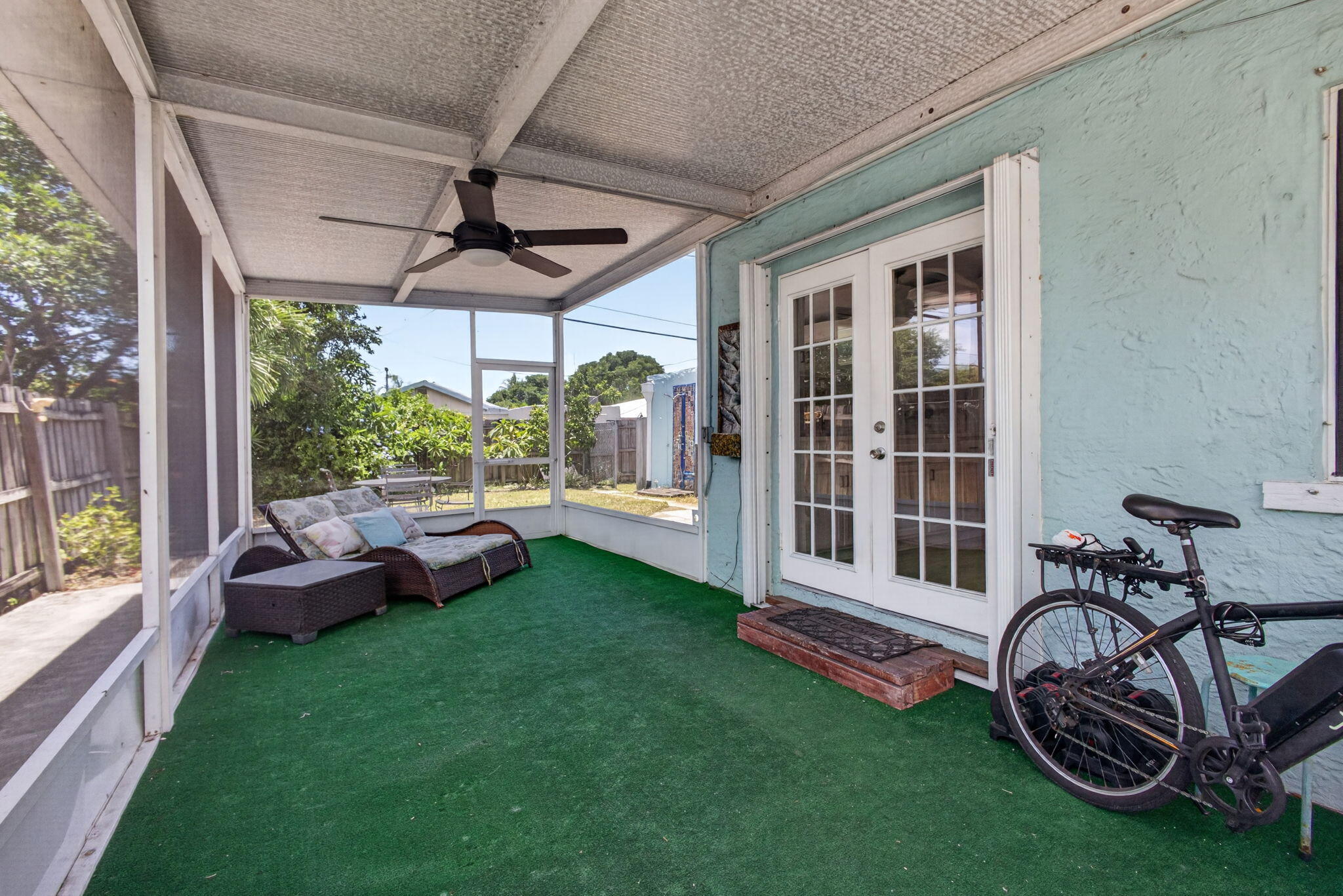 NORTH LAKE WORTH - Residential