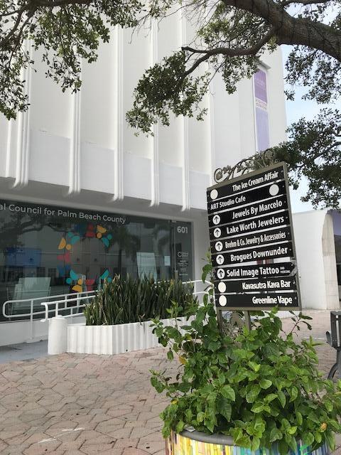 NORTH LAKE WORTH - Residential