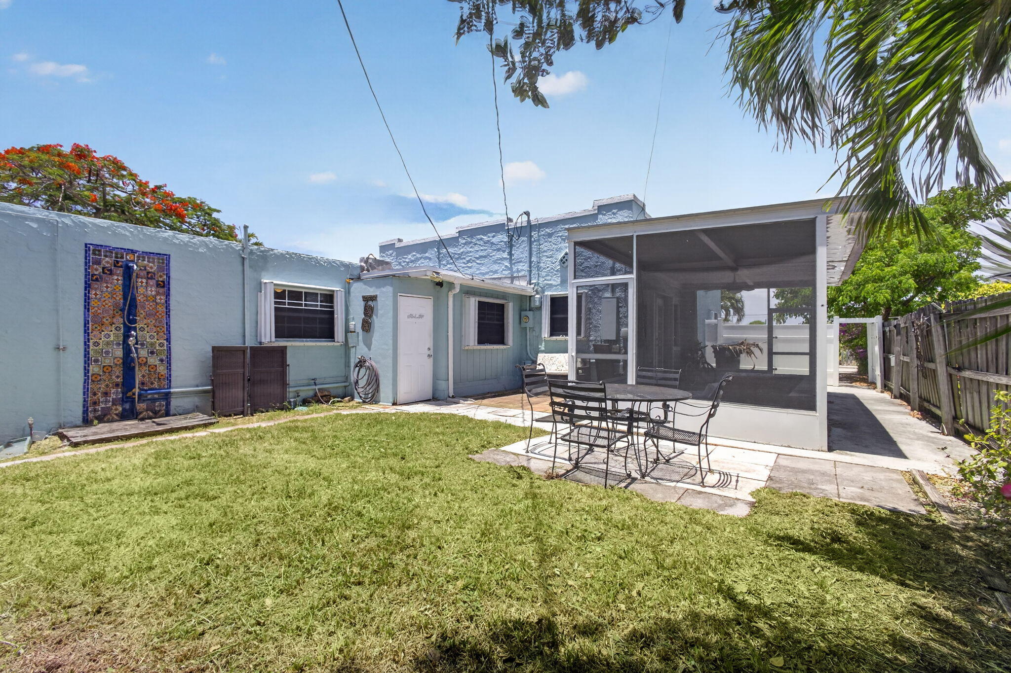 NORTH LAKE WORTH - Residential